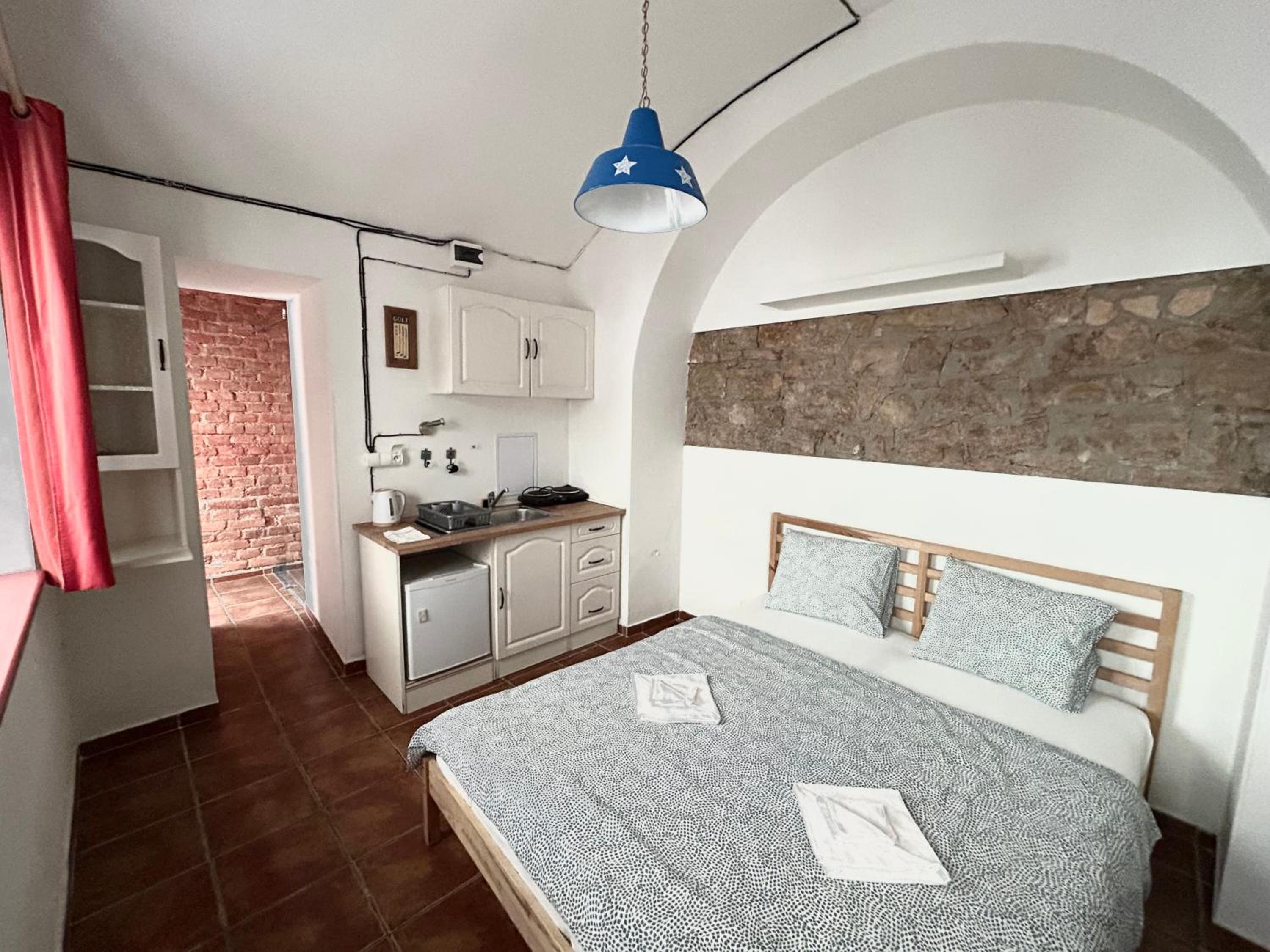 PARTY HOUSE PRAGUE - Apartments Ve Smečkách 18, CITY CENTER!!