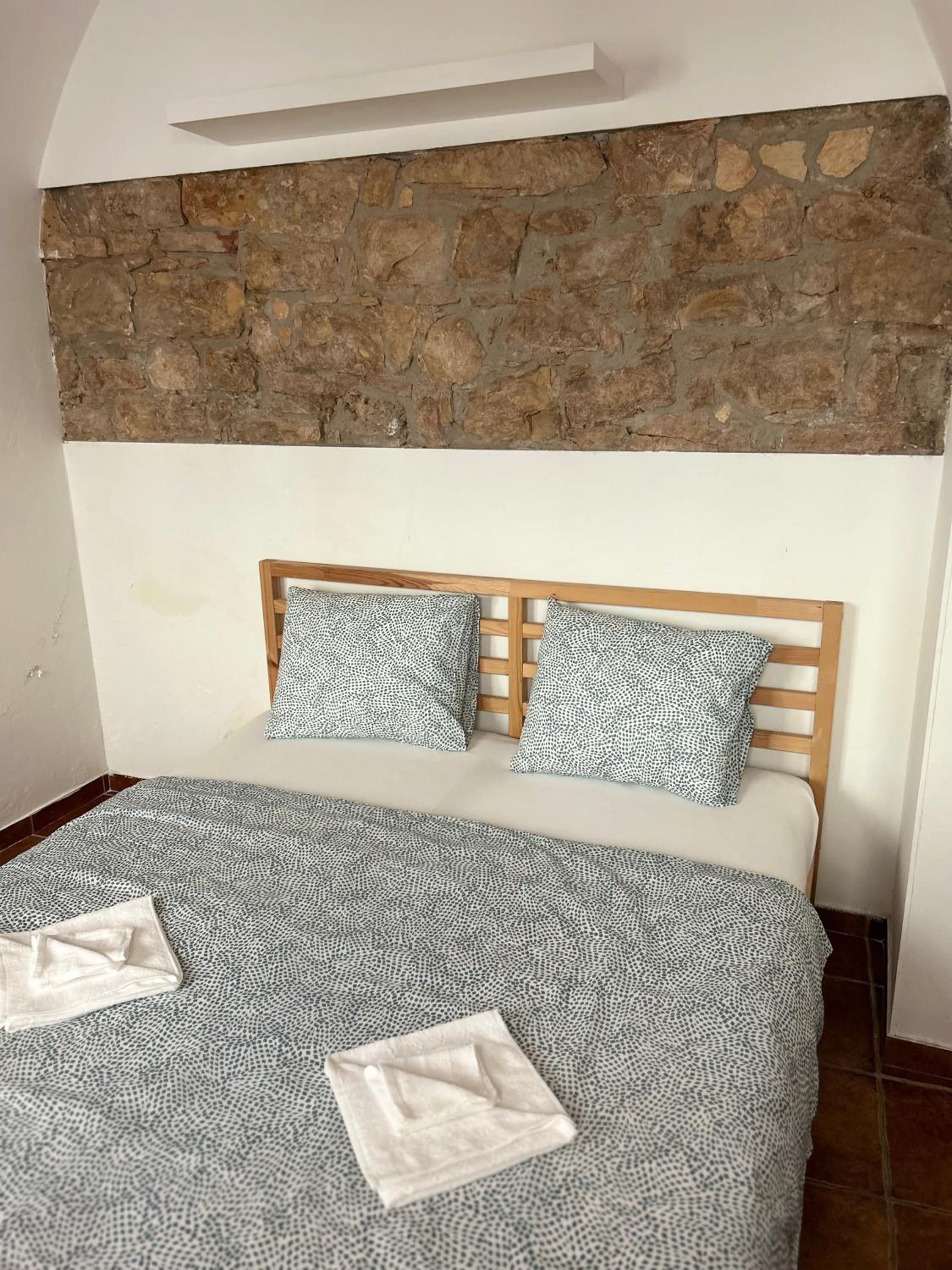 PARTY HOUSE PRAGUE - Apartments Ve Smečkách 18, CITY CENTER!!