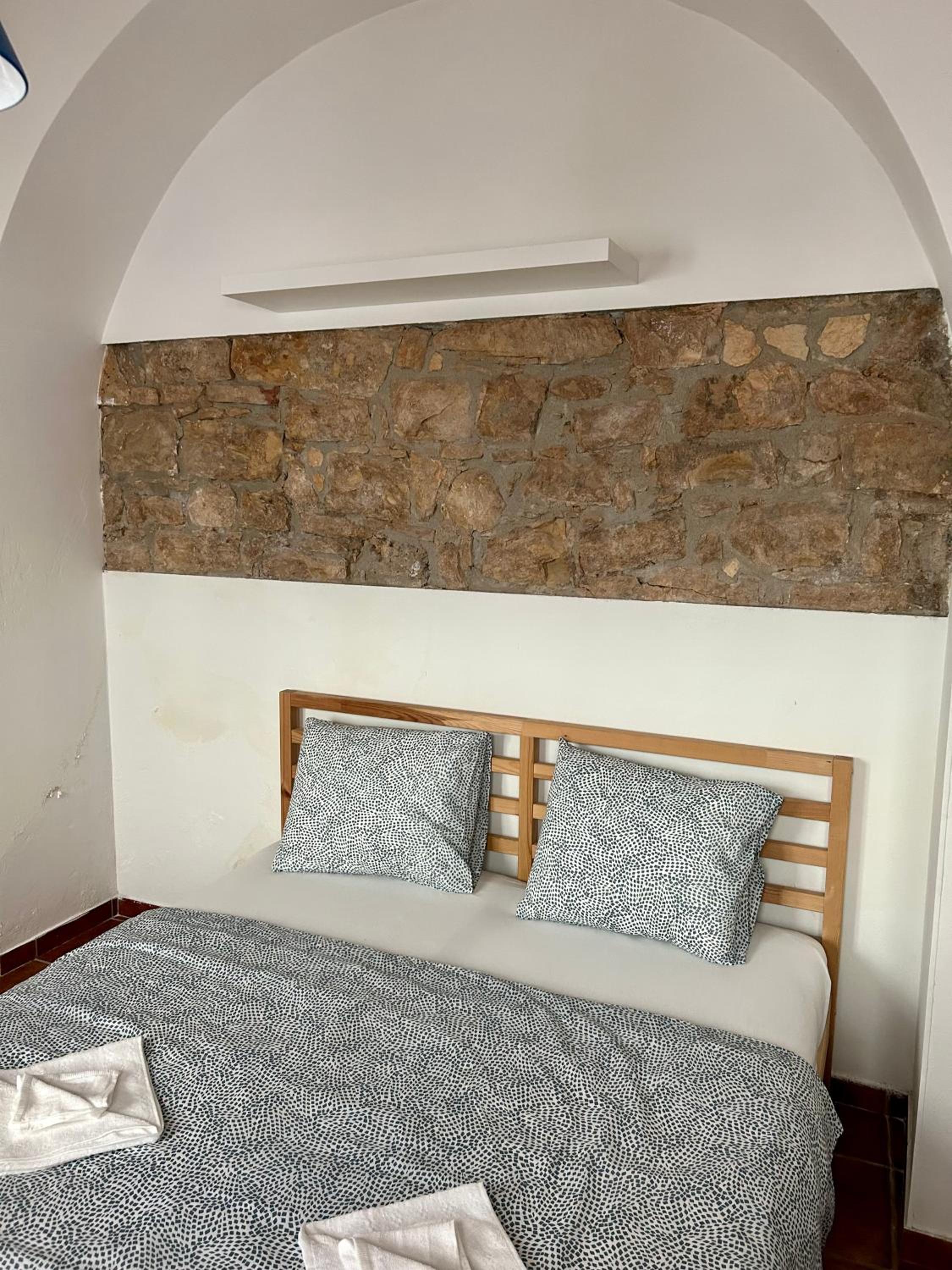 PARTY HOUSE PRAGUE - Apartments Ve Smečkách 18, CITY CENTER!!