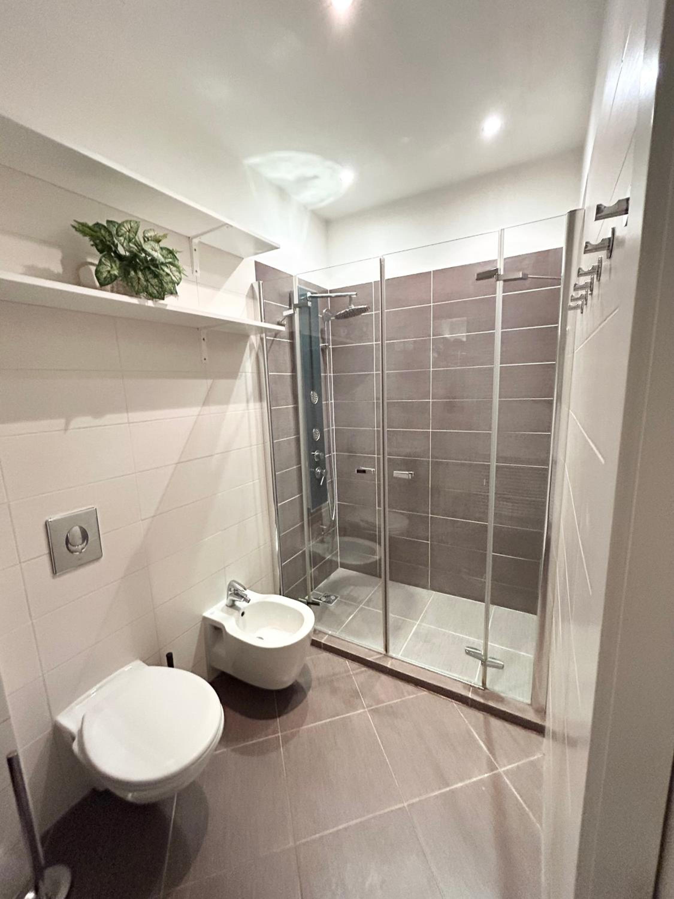 PARTY HOUSE PRAGUE - Apartments Ve Smečkách 18, CITY CENTER!!