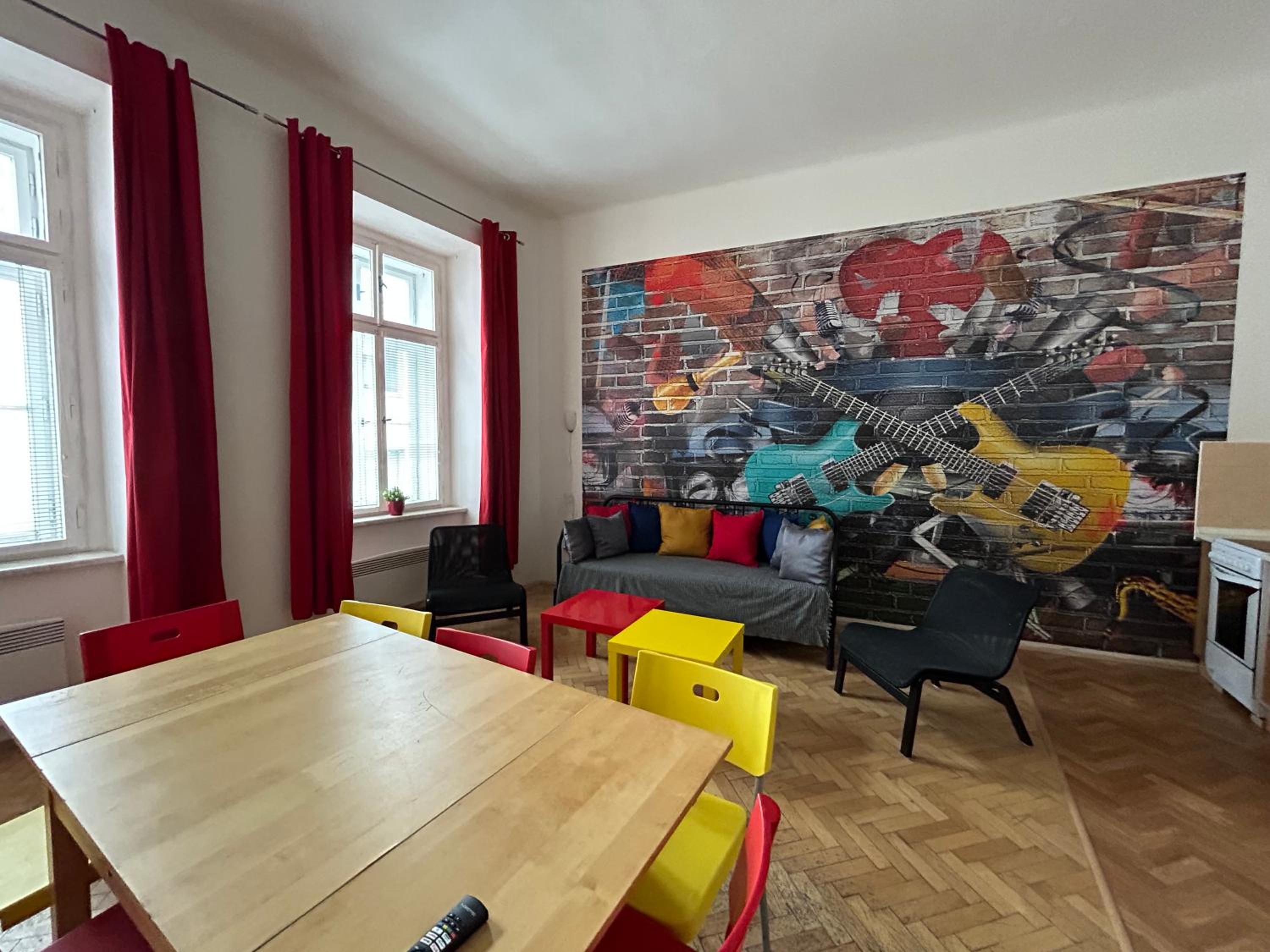 PARTY HOUSE PRAGUE - Apartments Ve Smečkách 18, CITY CENTER!!