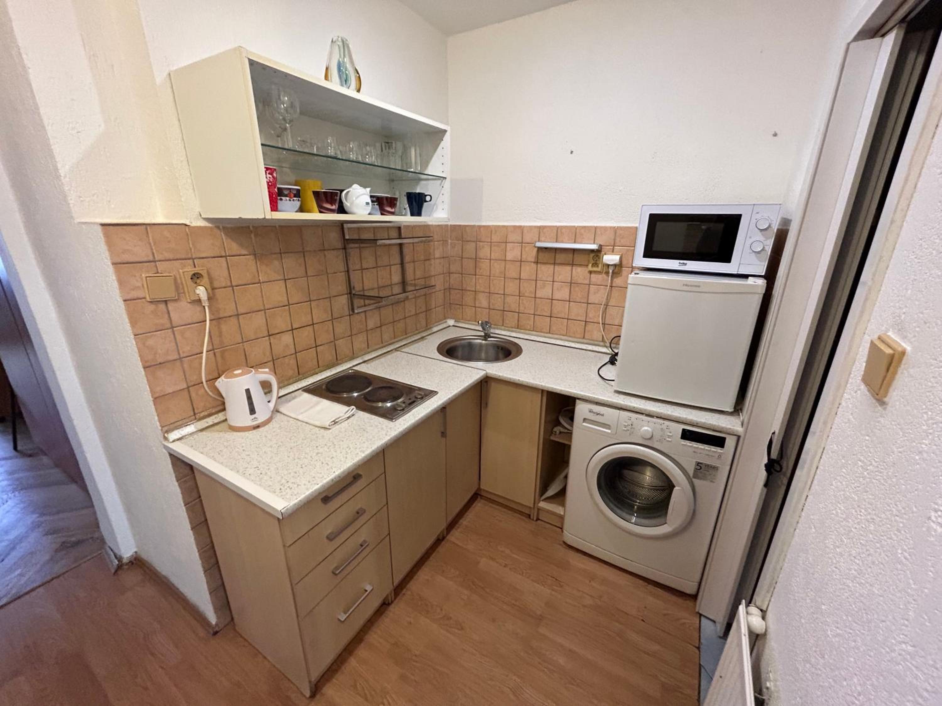 PARTY HOUSE PRAGUE - Apartments Ve Smečkách 18, CITY CENTER!!