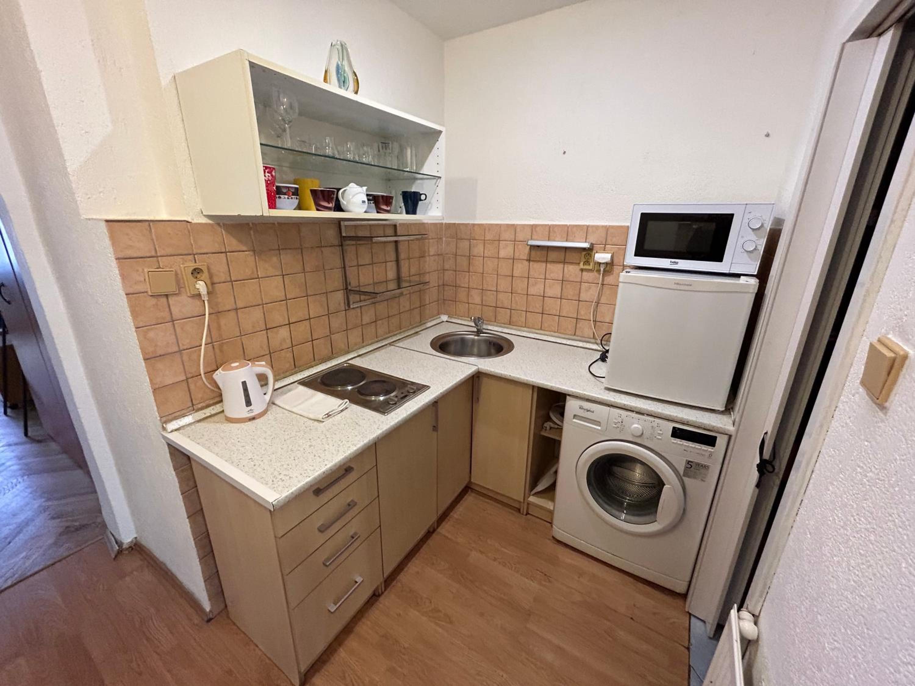 PARTY HOUSE PRAGUE - Apartments Ve Smečkách 18, CITY CENTER!!