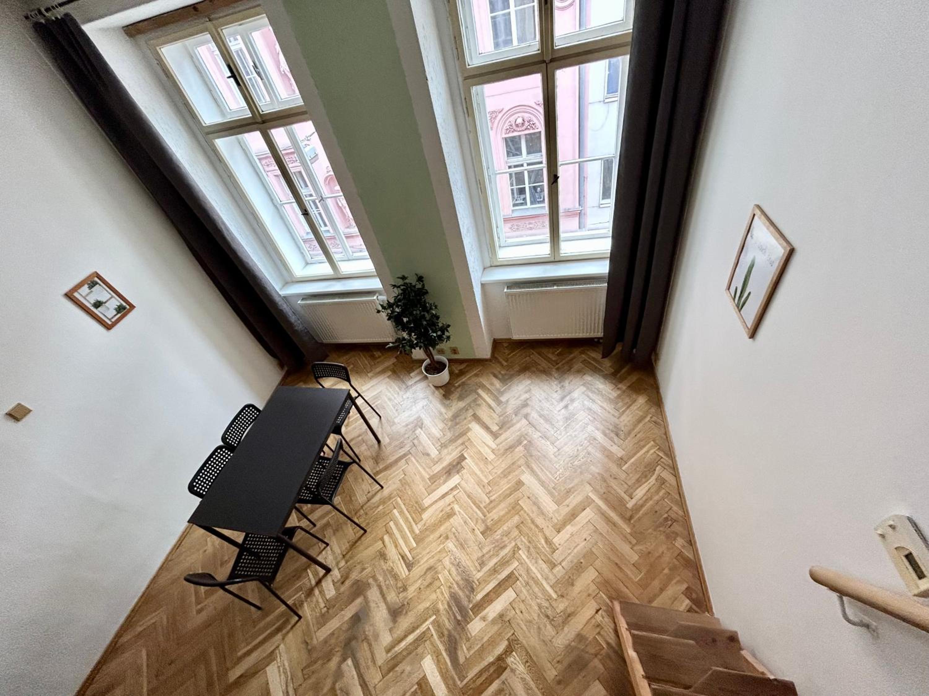 PARTY HOUSE PRAGUE - Apartments Ve Smečkách 18, CITY CENTER!!