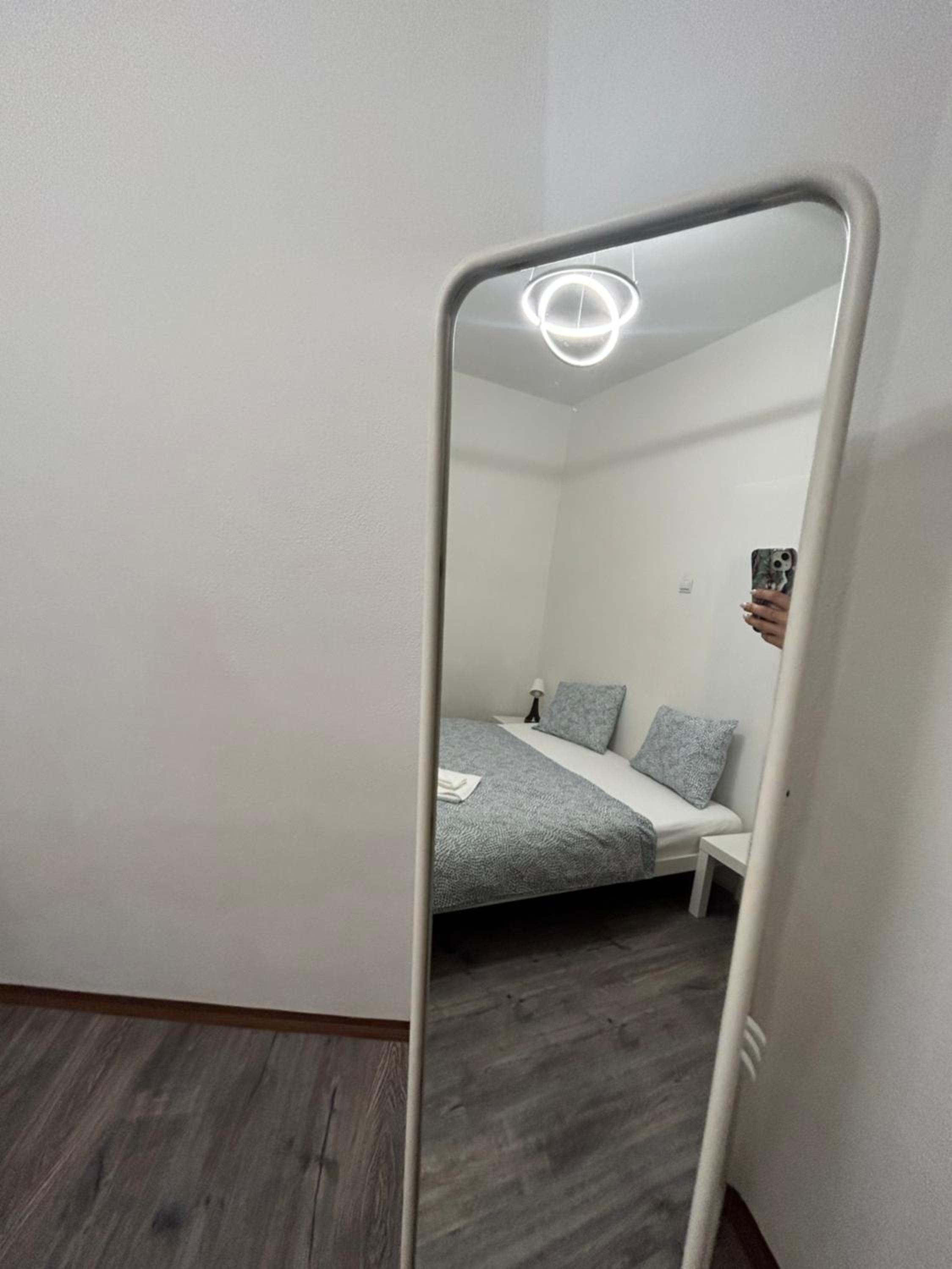 PARTY HOUSE PRAGUE - Apartments Ve Smečkách 18, CITY CENTER!!