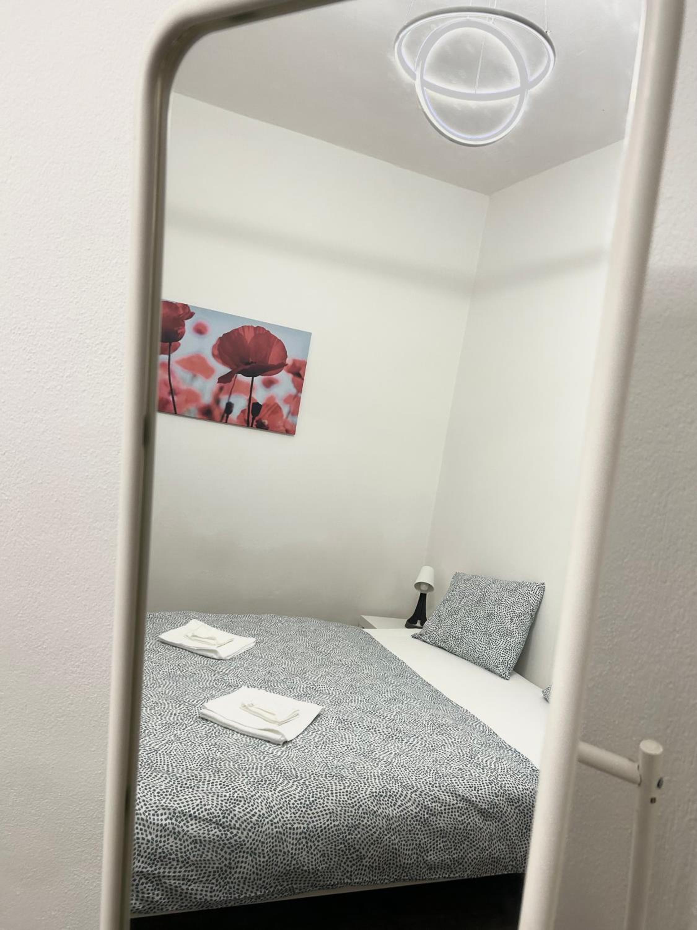 PARTY HOUSE PRAGUE - Apartments Ve Smečkách 18, CITY CENTER!!