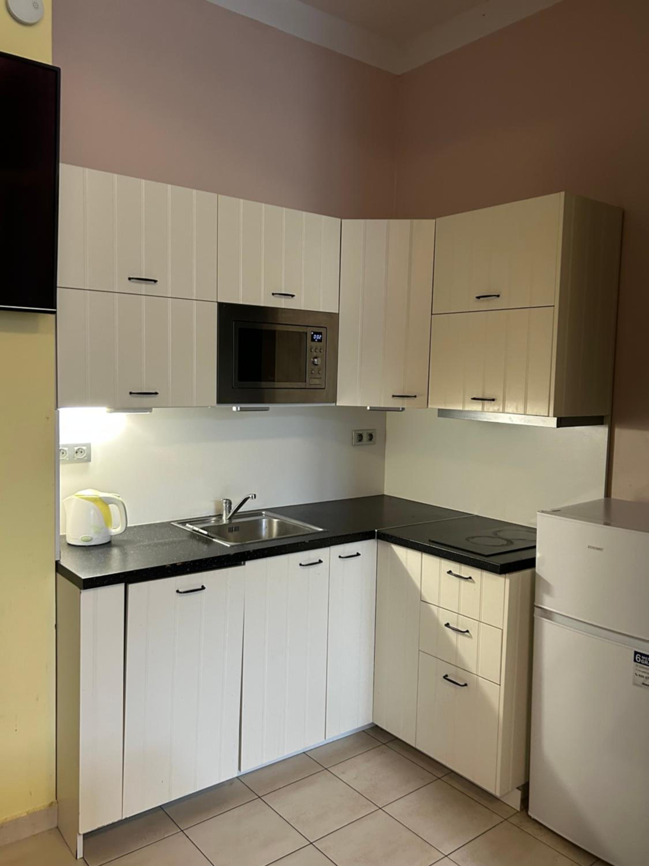 PARTY HOUSE PRAGUE - Apartments Ve Smečkách 18, CITY CENTER!!