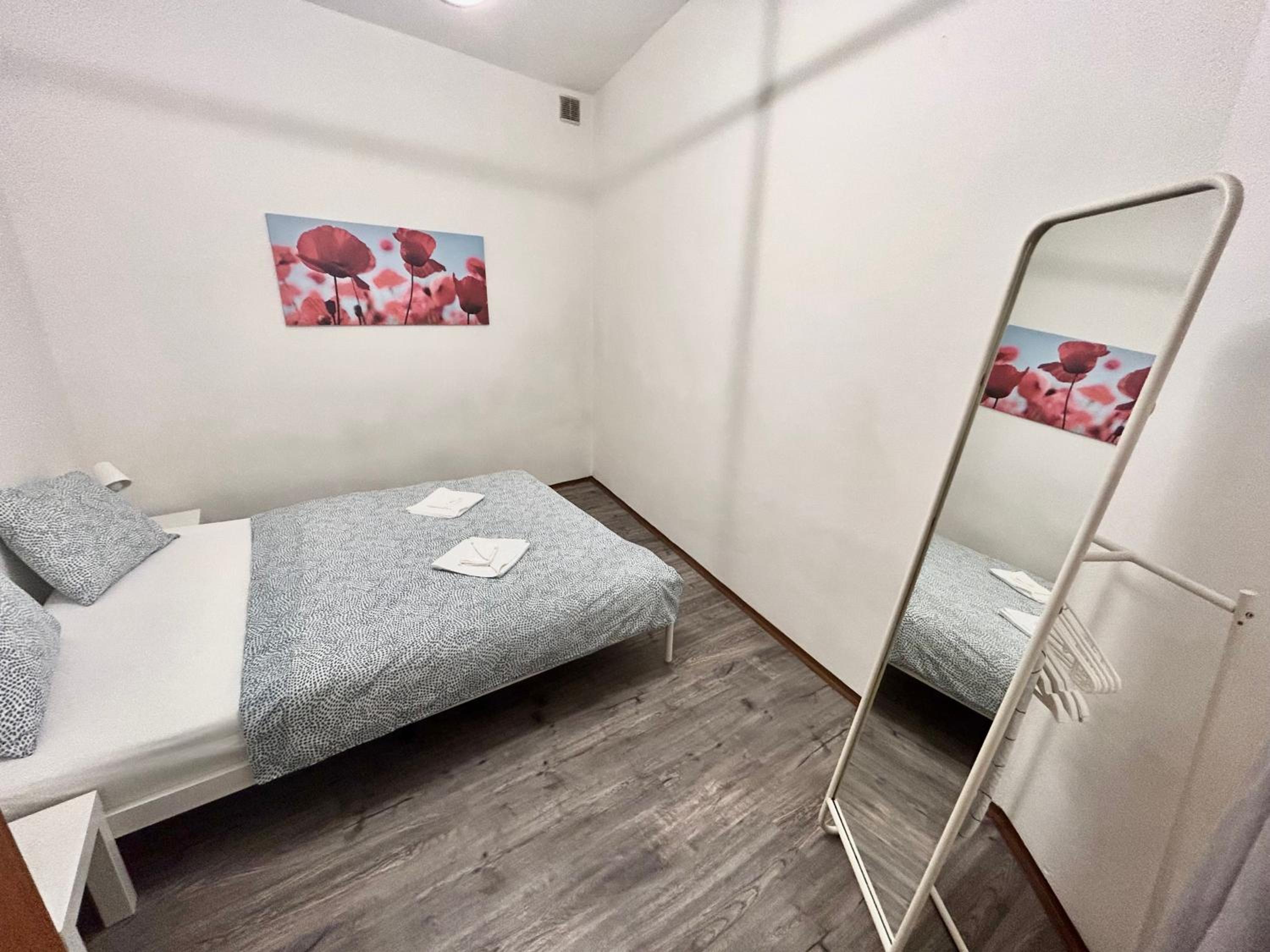 PARTY HOUSE PRAGUE - Apartments Ve Smečkách 18, CITY CENTER!!