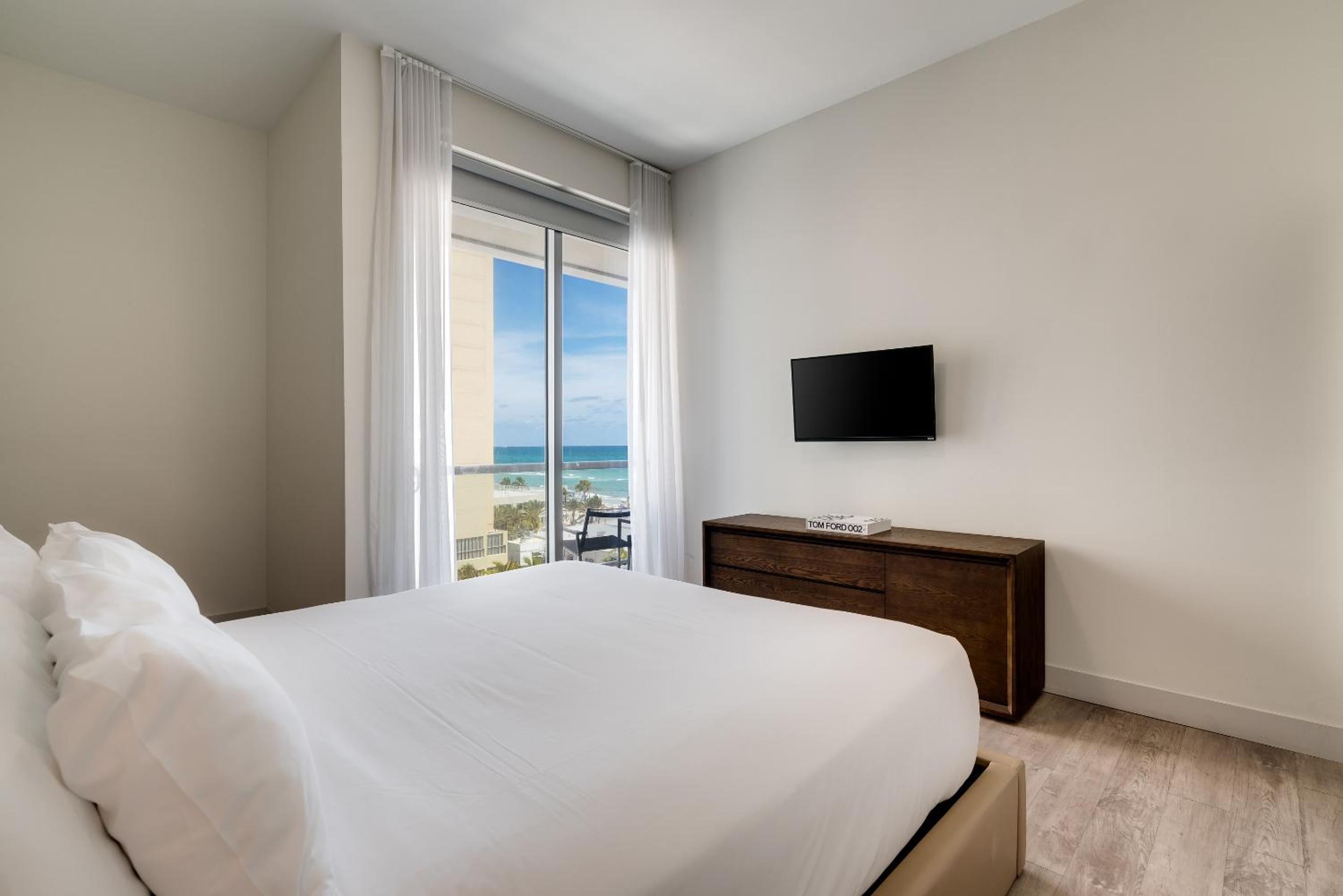 Costa Hollywood Beach Resort - An All Suite Hotel