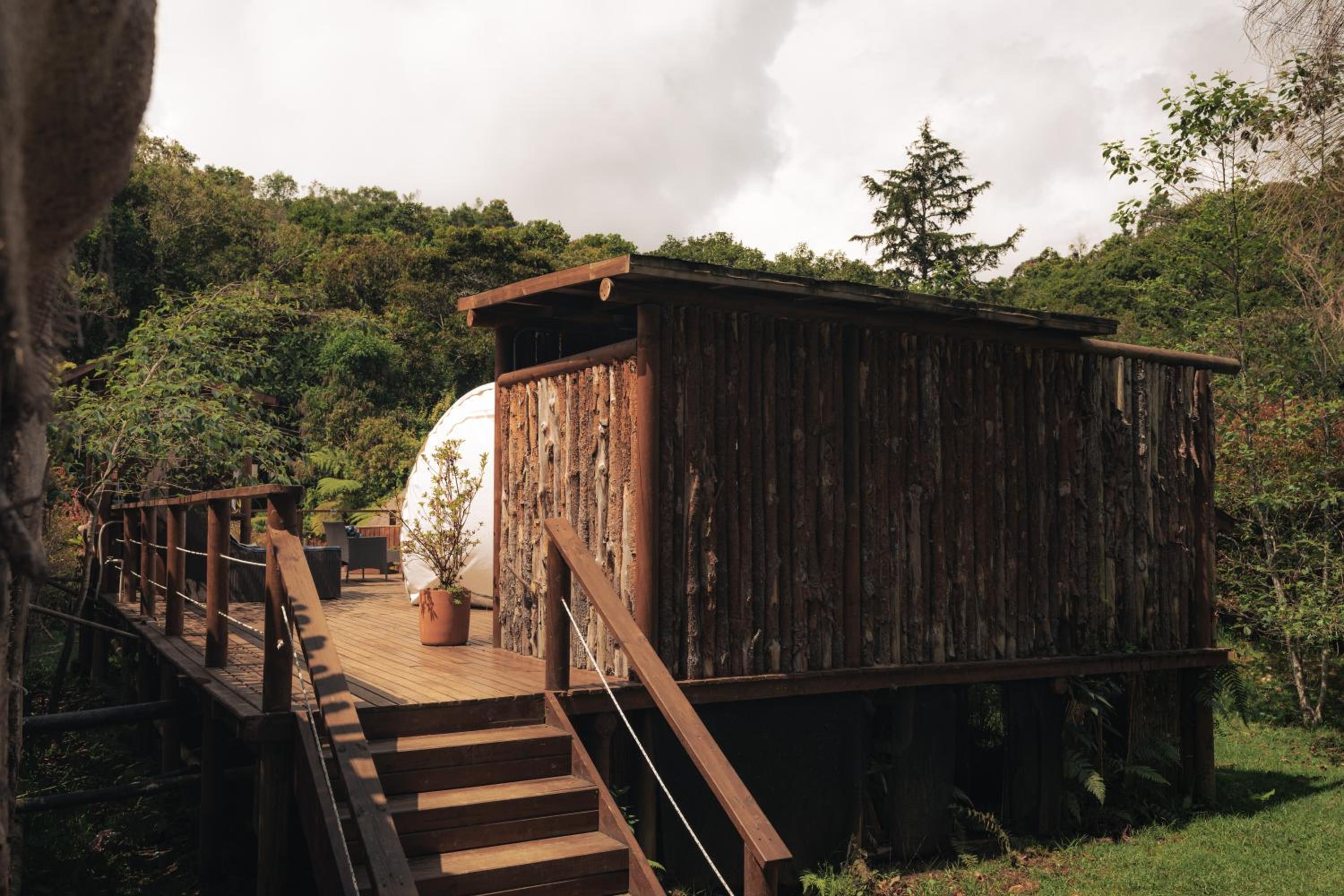 Hotel BubbleSky Glamping 15 min from Medellin - Image 1