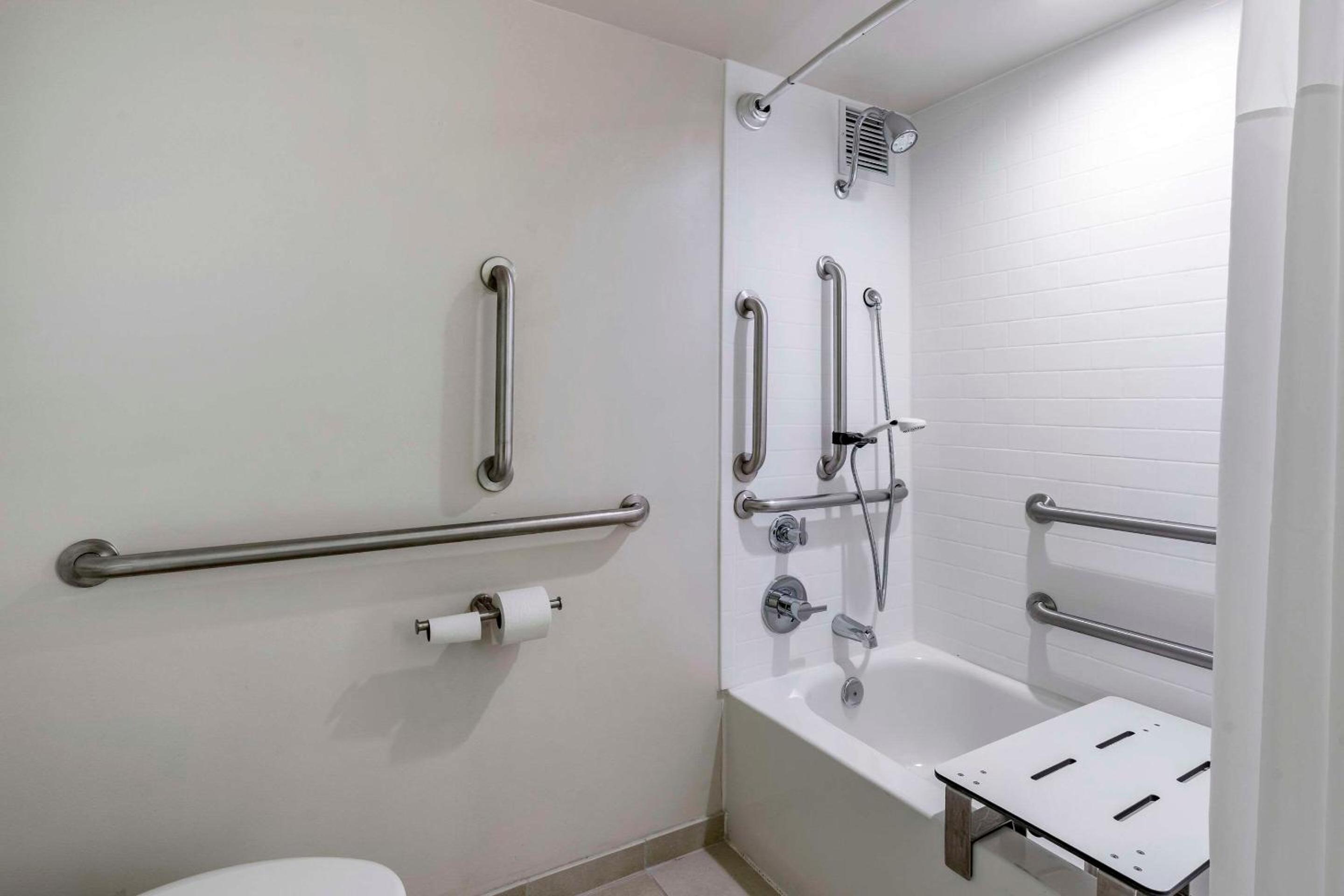Lexington Vacations - Quality Inn Lexington -Horse Park - Property Image 32
