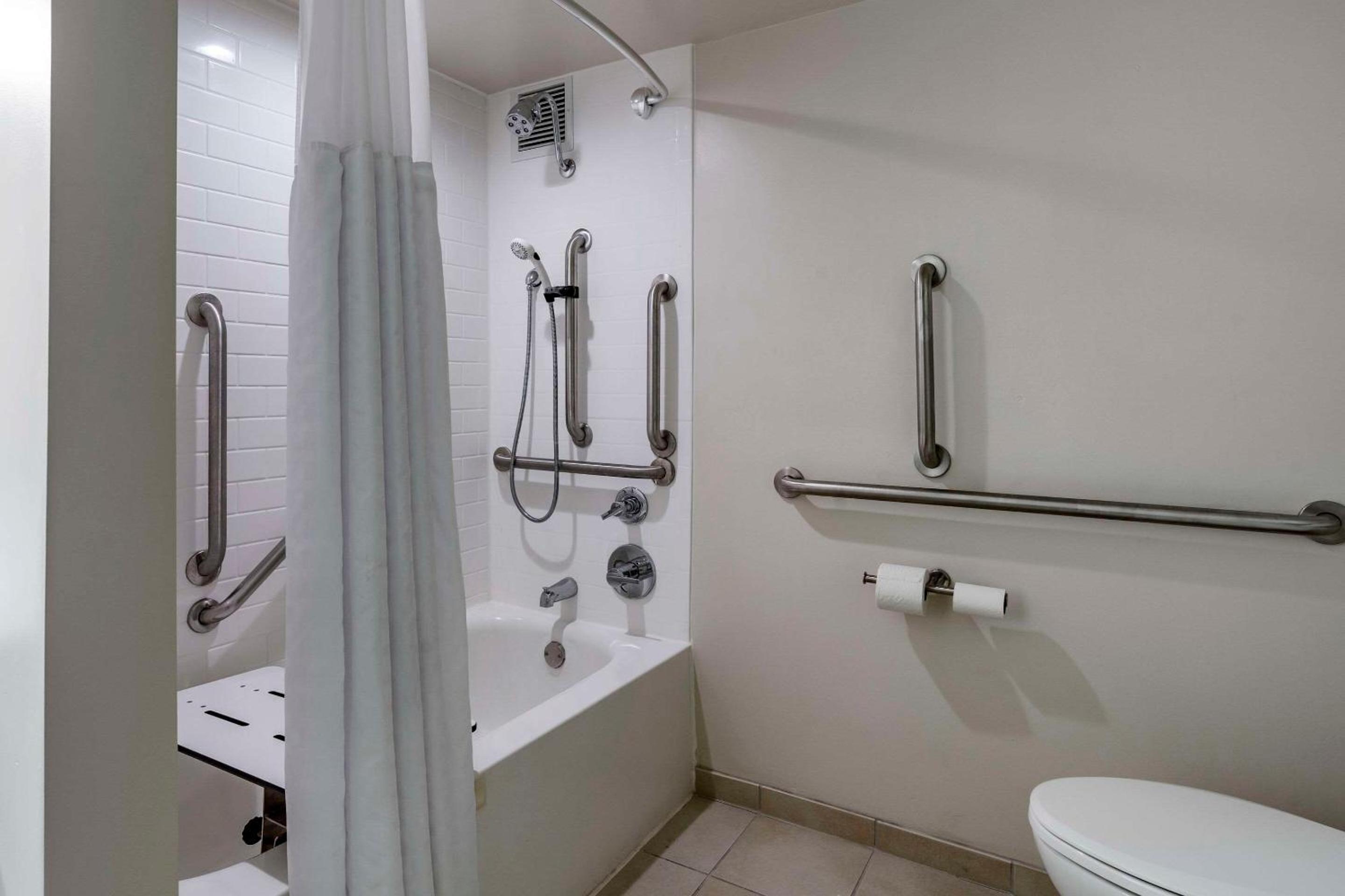Lexington Vacations - Quality Inn Lexington -Horse Park - Property Image 33