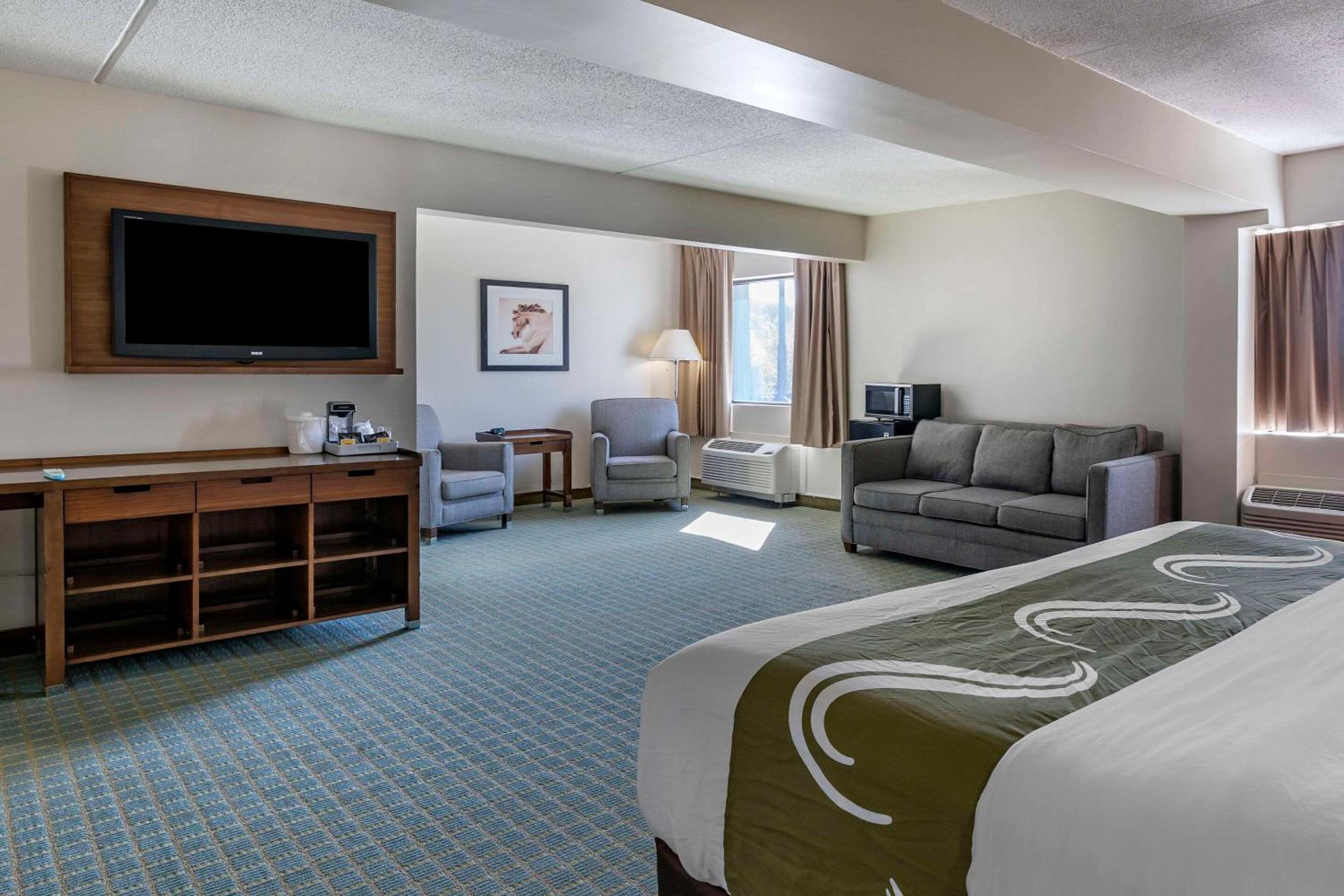 Lexington Vacations - Quality Inn Lexington -Horse Park - Property Image 4