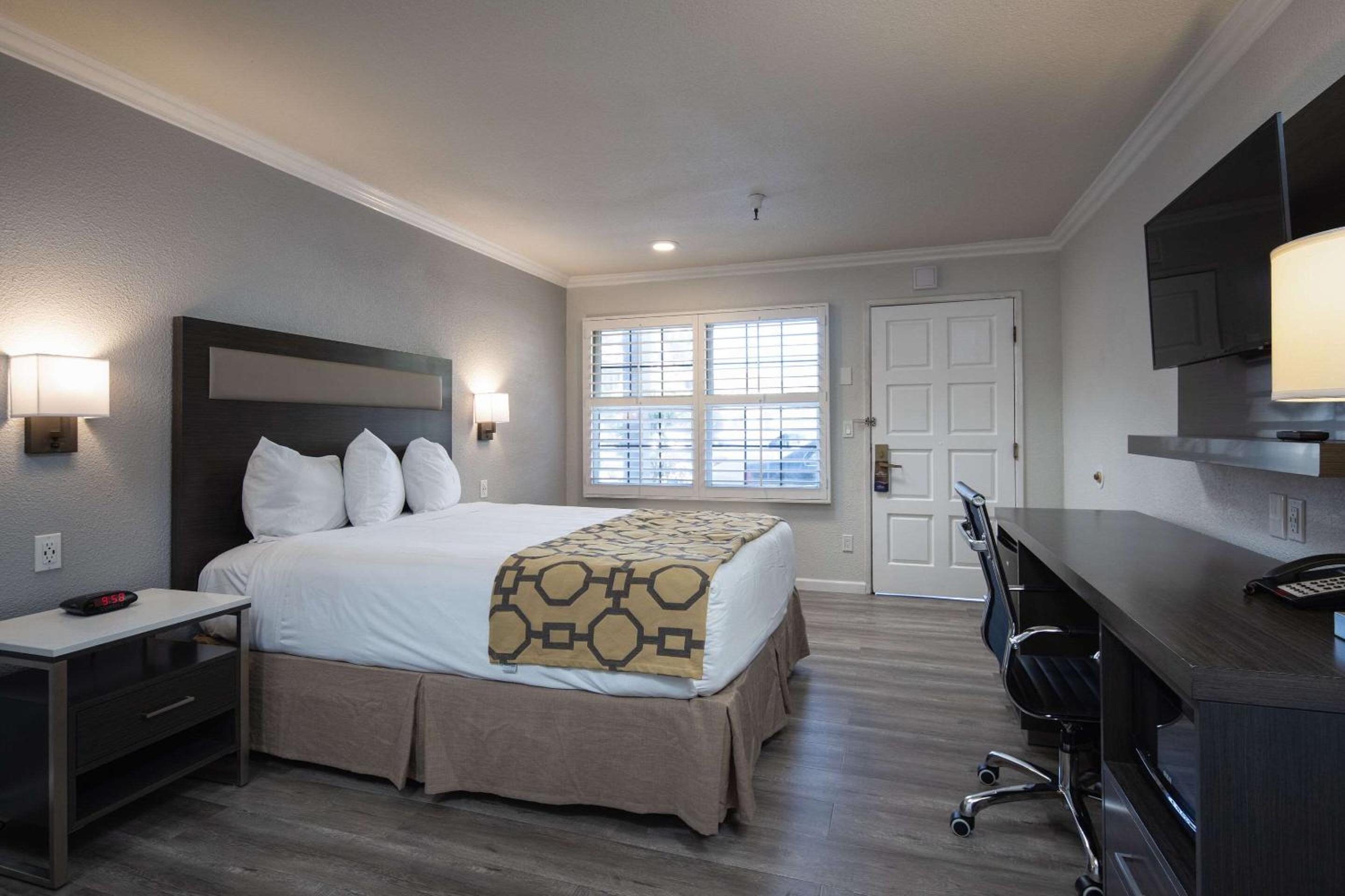 San Jose Vacations - Rodeway Inn Milpitas near Great Mall - Property Image 1