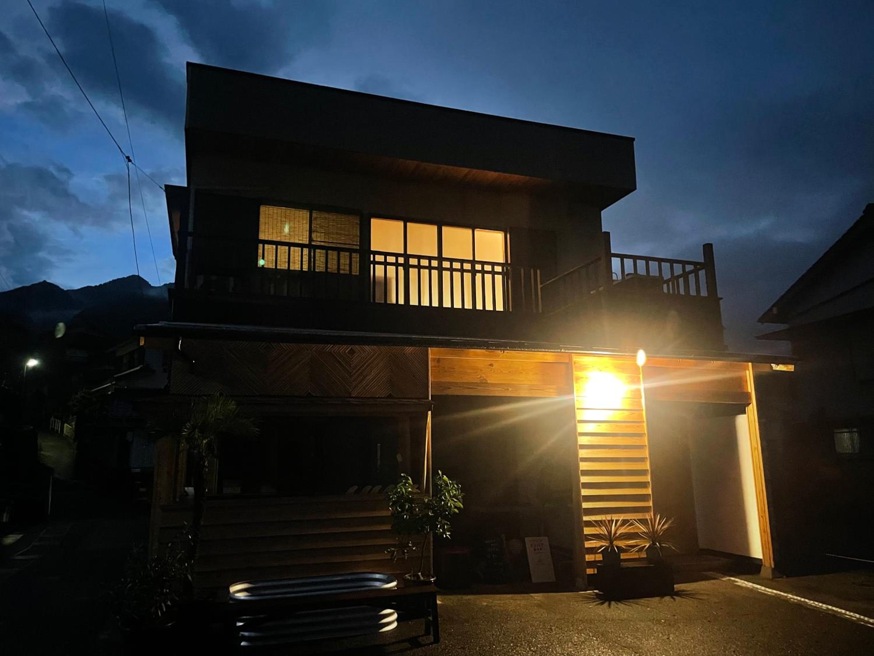 ATASHIKADAYS Kumano-Kodo Beachfront B&B Hostel view 5