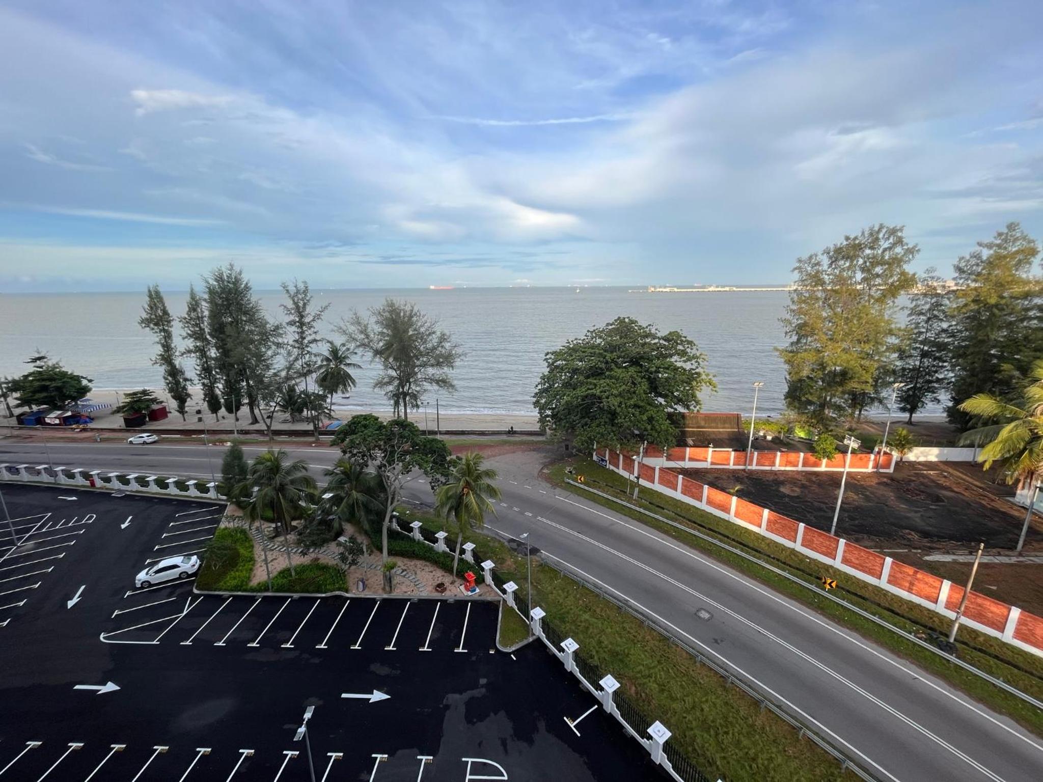 SEAVIEW - BEACHFRONT - 2BR Apartment - Corner Unit- Mutiara Melaka Beach Resort Pantai Puteri photo 8