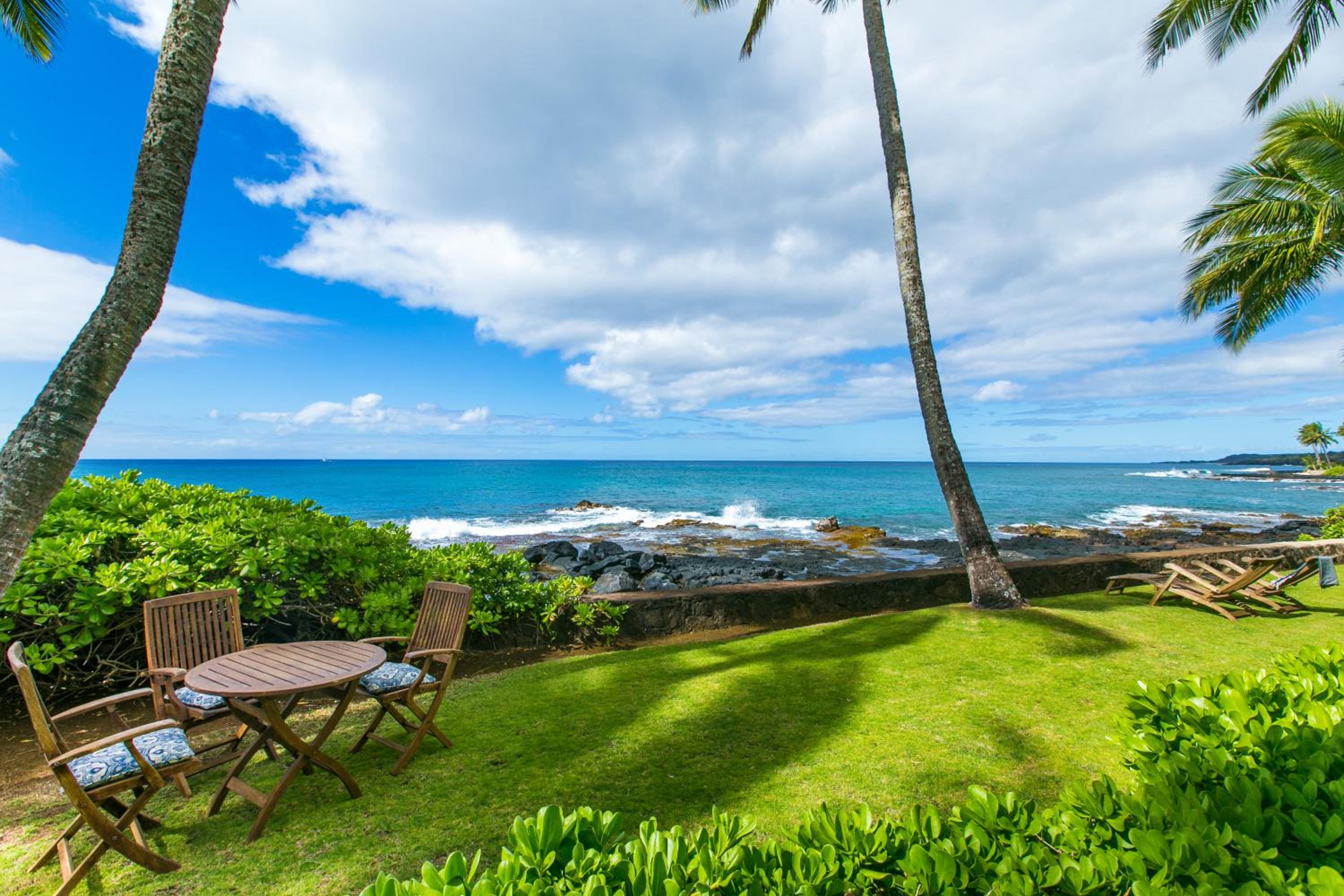 Classic 3br Oceanfront Cottage - Alekona Kauai view 4