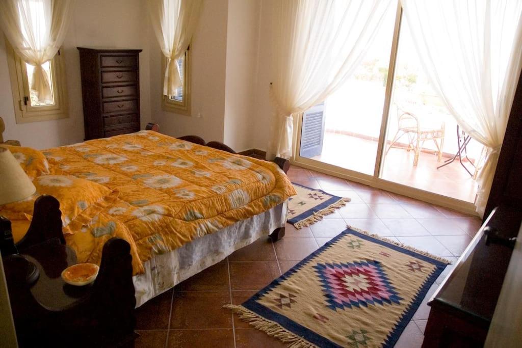 Sandorini Villa for Rent