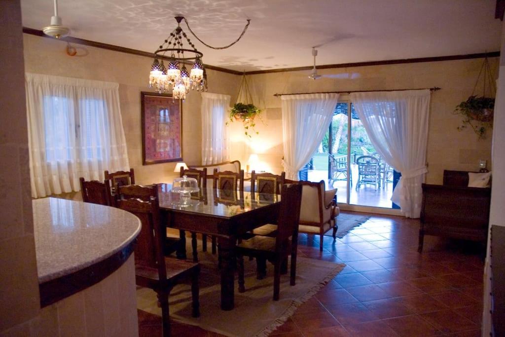 Sandorini Villa for Rent