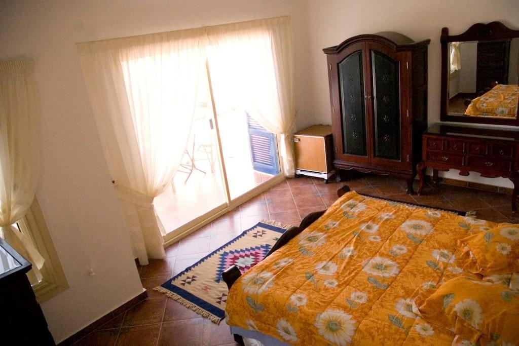 Sandorini Villa for Rent