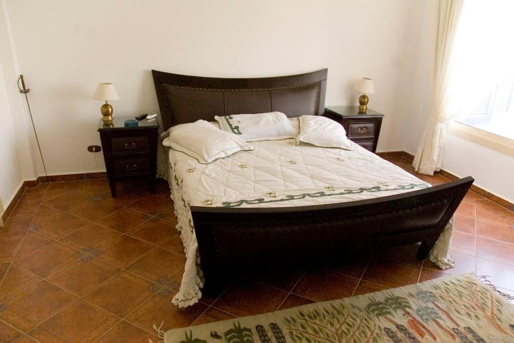Sandorini Villa for Rent
