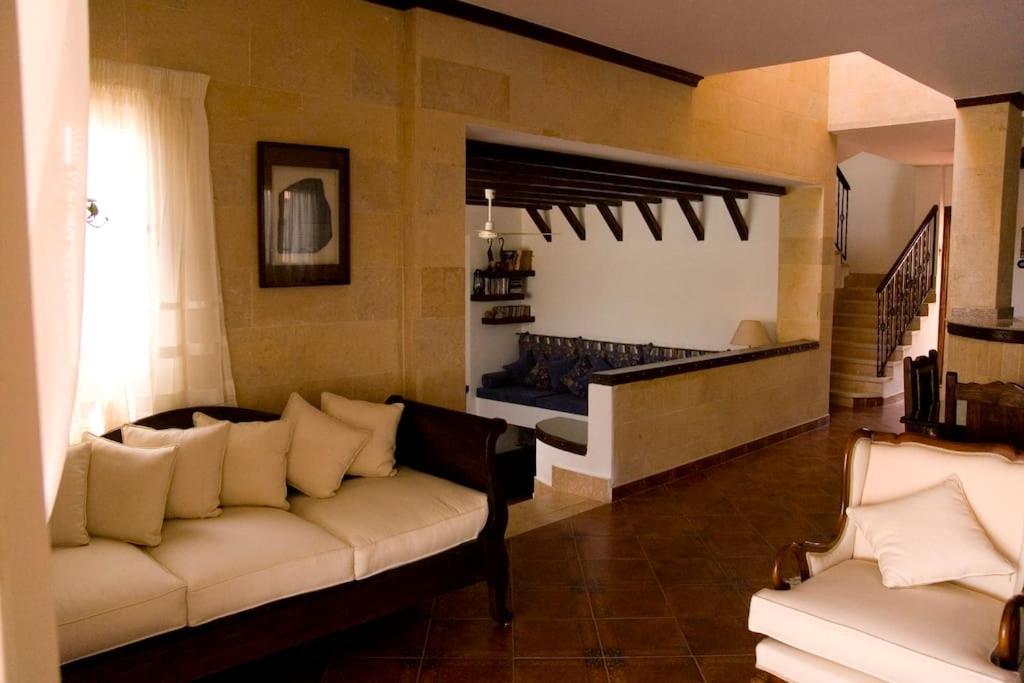 Sandorini Villa for Rent