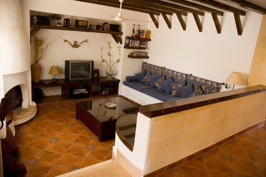 Sandorini Villa for Rent