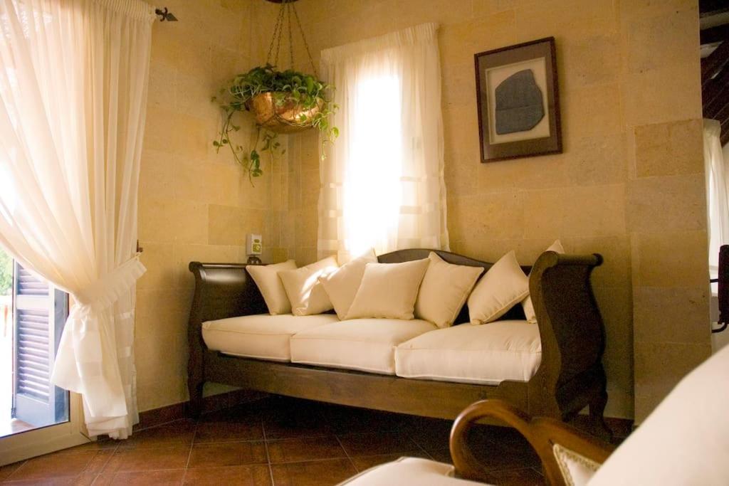 Sandorini Villa for Rent