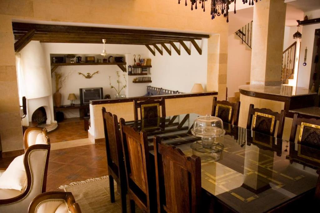 Sandorini Villa for Rent