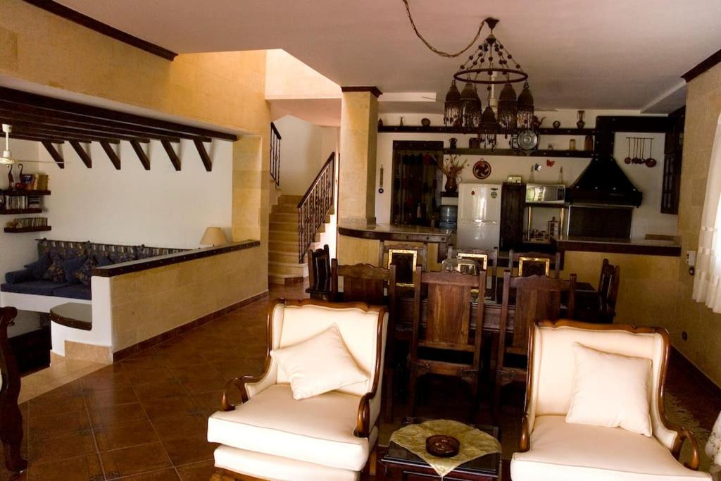 Sandorini Villa for Rent