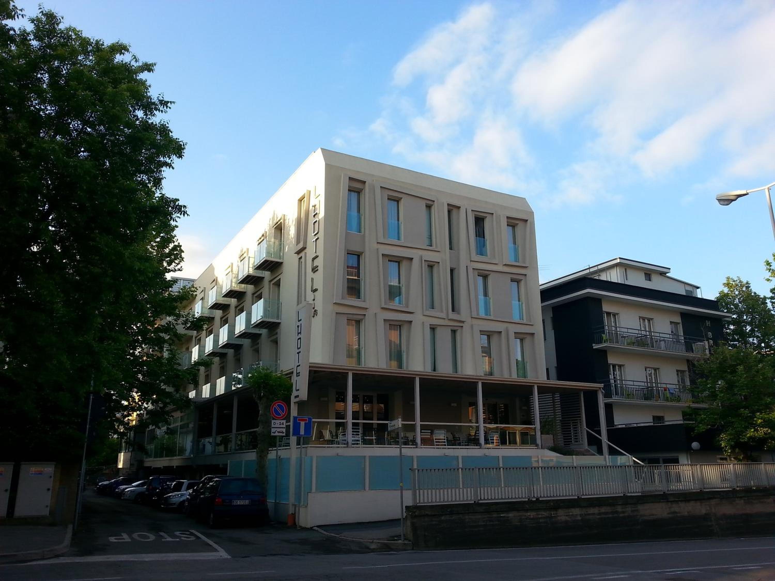 Hotel L'Hotel - Image 1