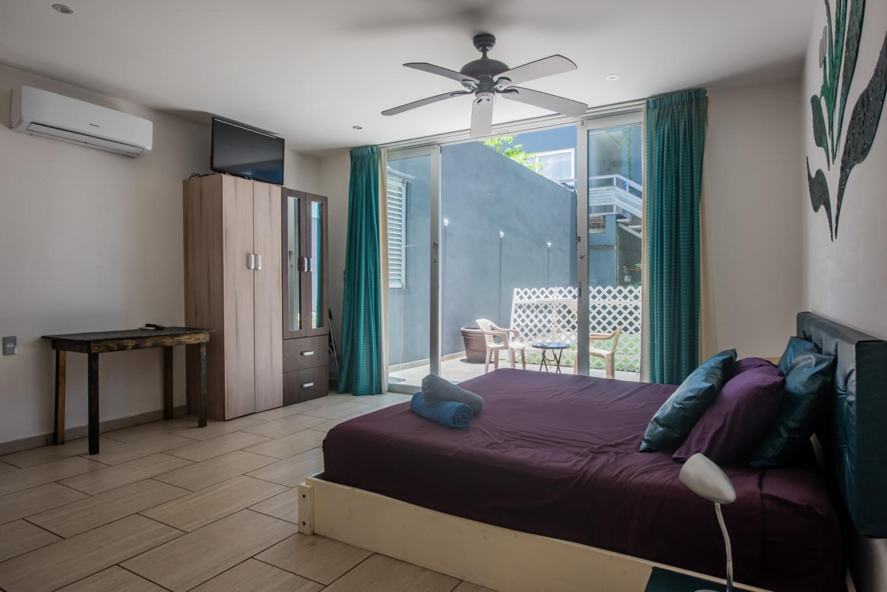 Iris Studios & Apartments — photo 9