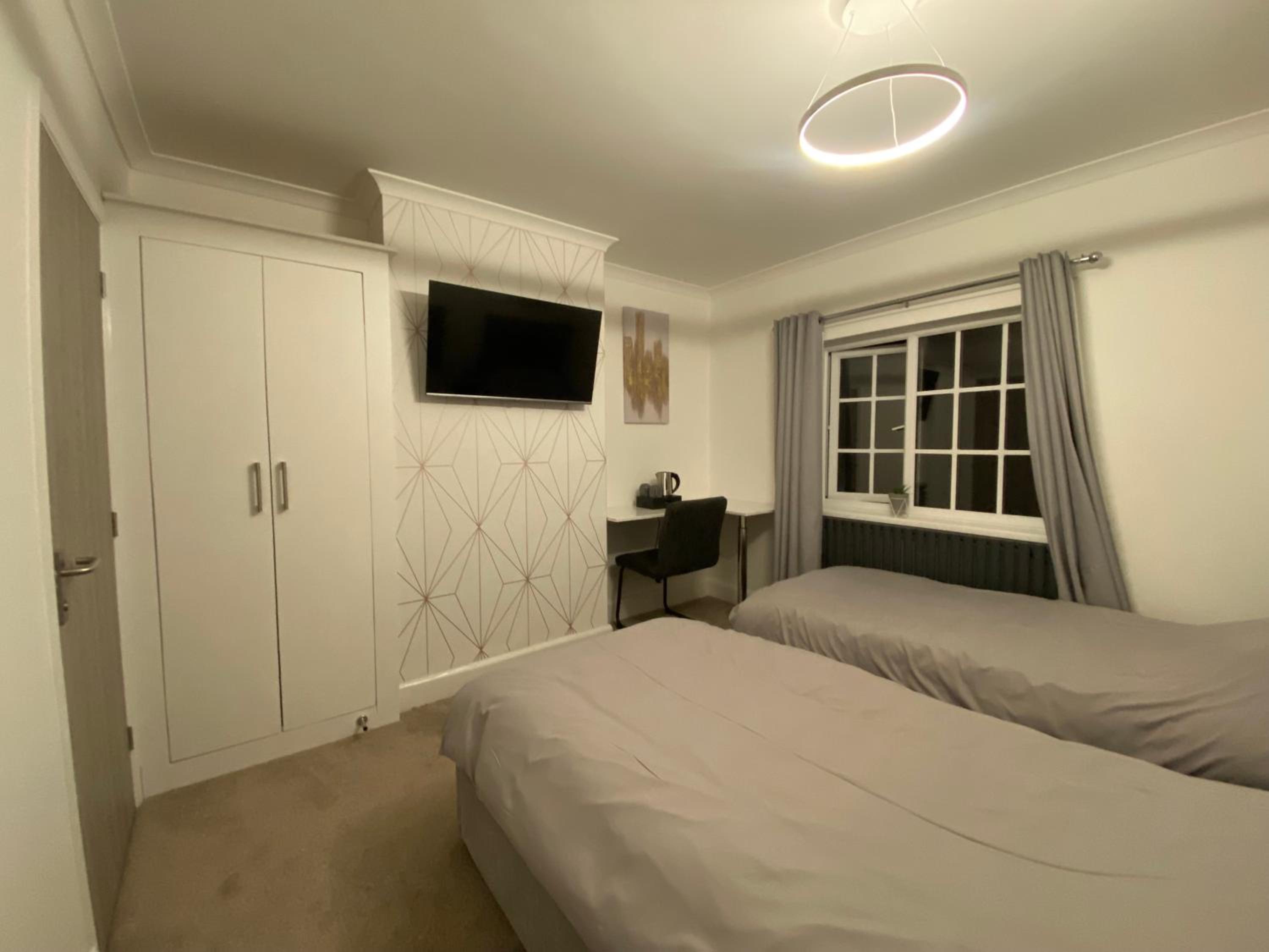 Oxford Vacations - Westminster Guest House - Property Image 2