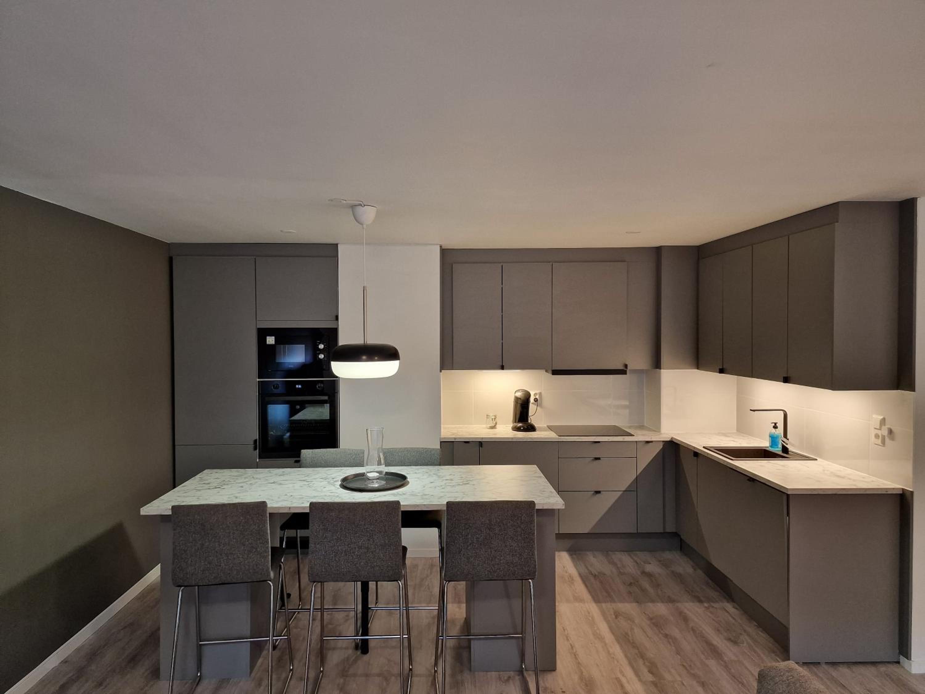 Modern and Central Apartment, 6 mins to Oslo City view 3