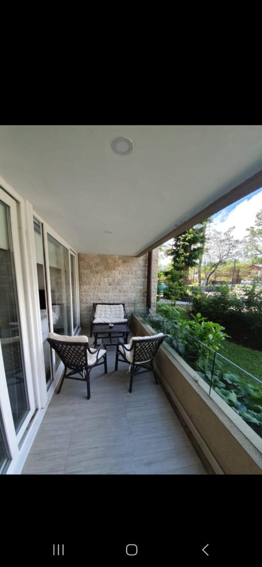 Hermoso condominio con piscina