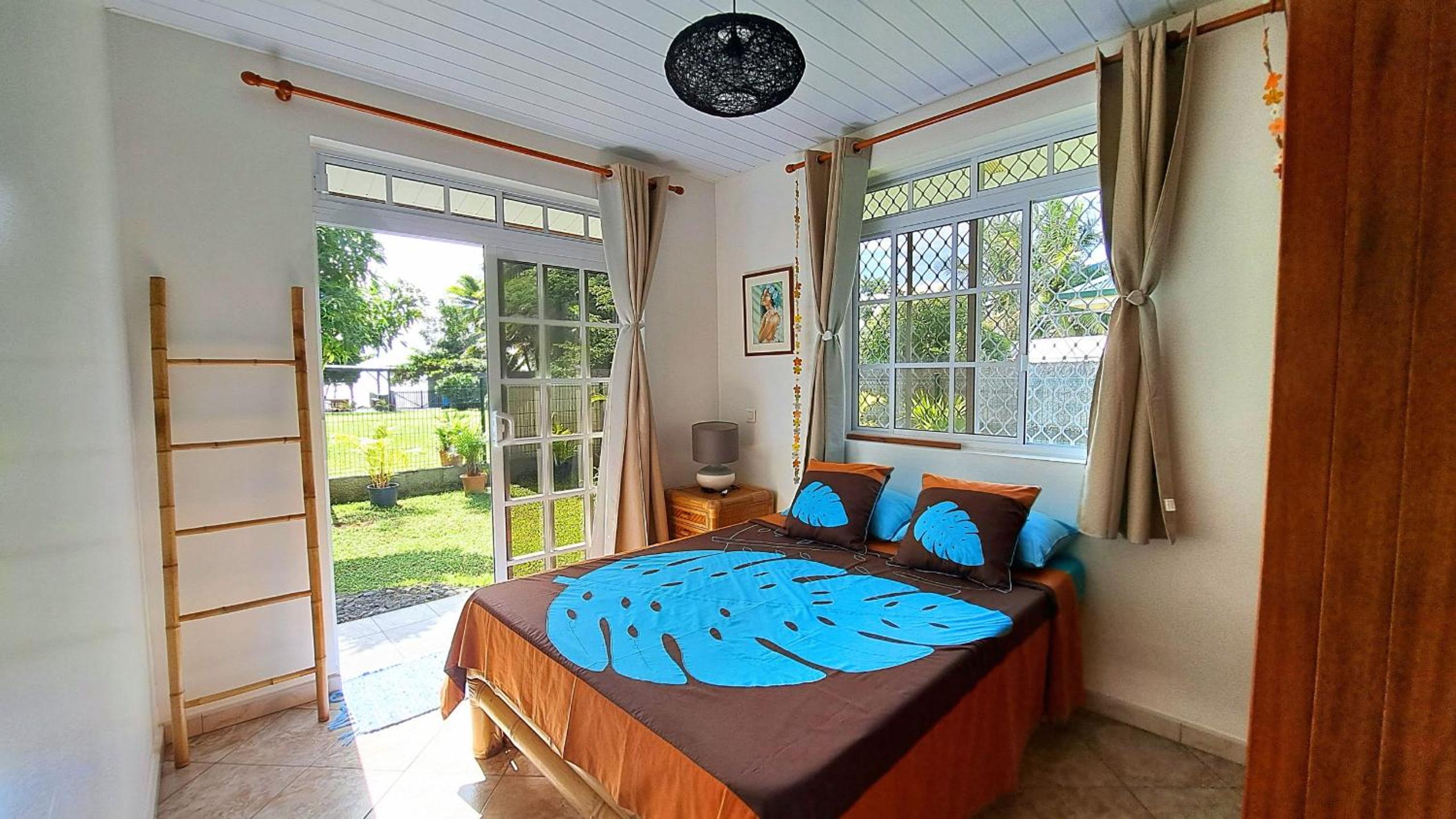 TAHITI - Motu Nono Beach View