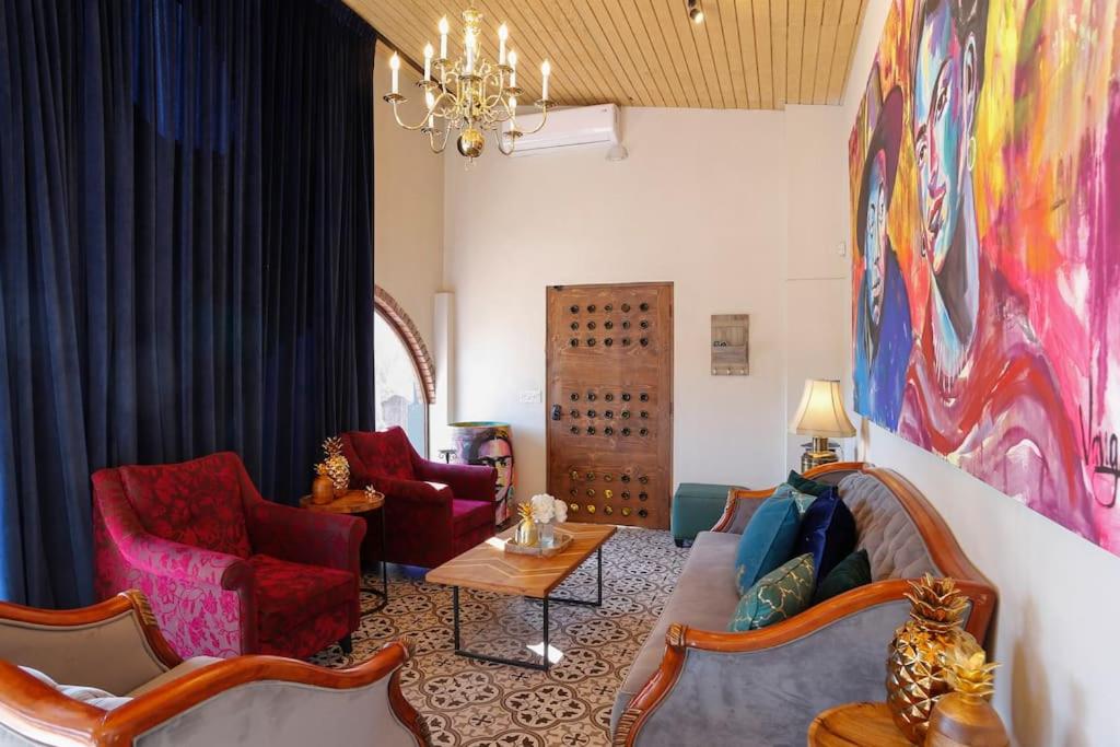 lounge