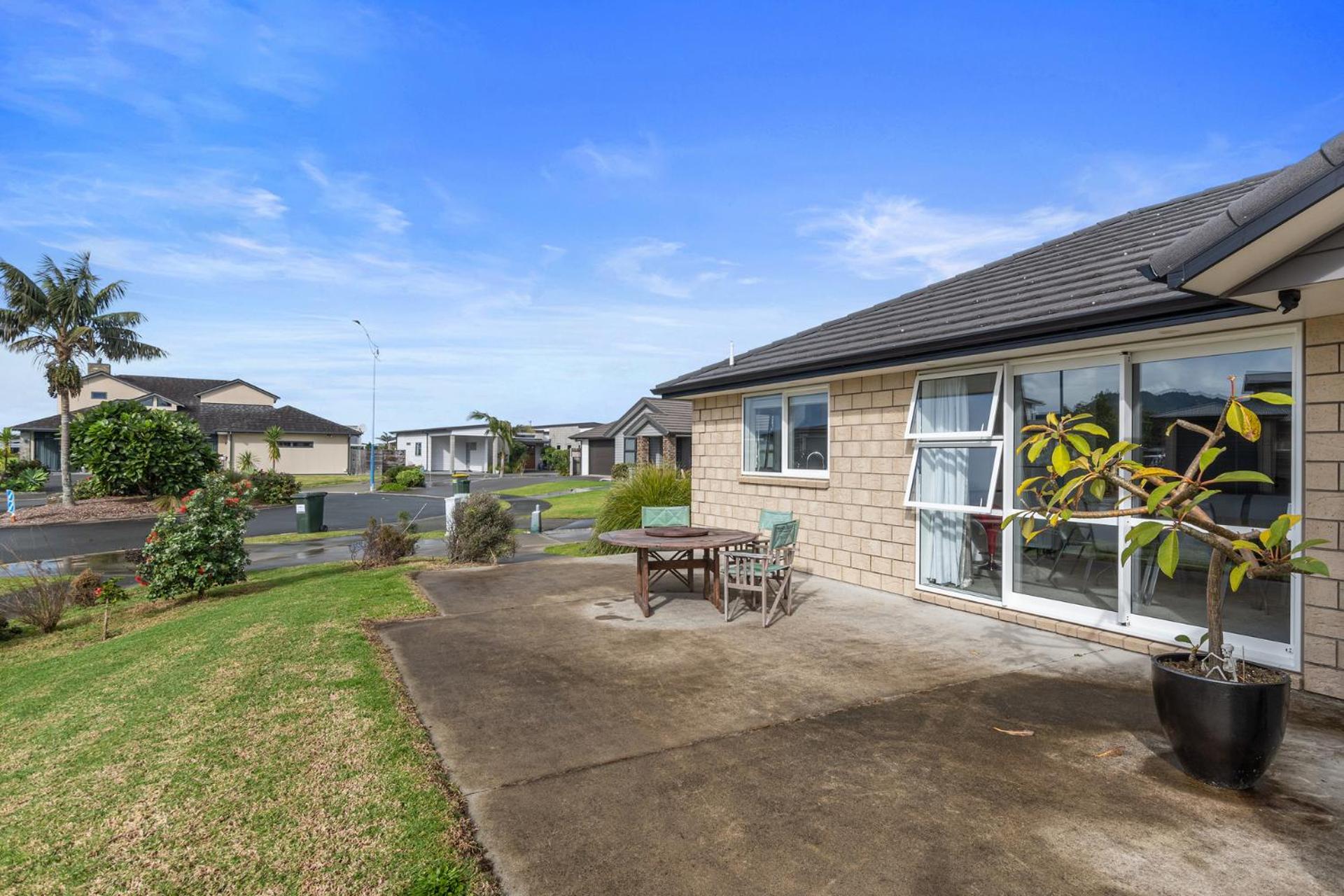 Shores Getaway - One Tree Point Holiday Home view 2