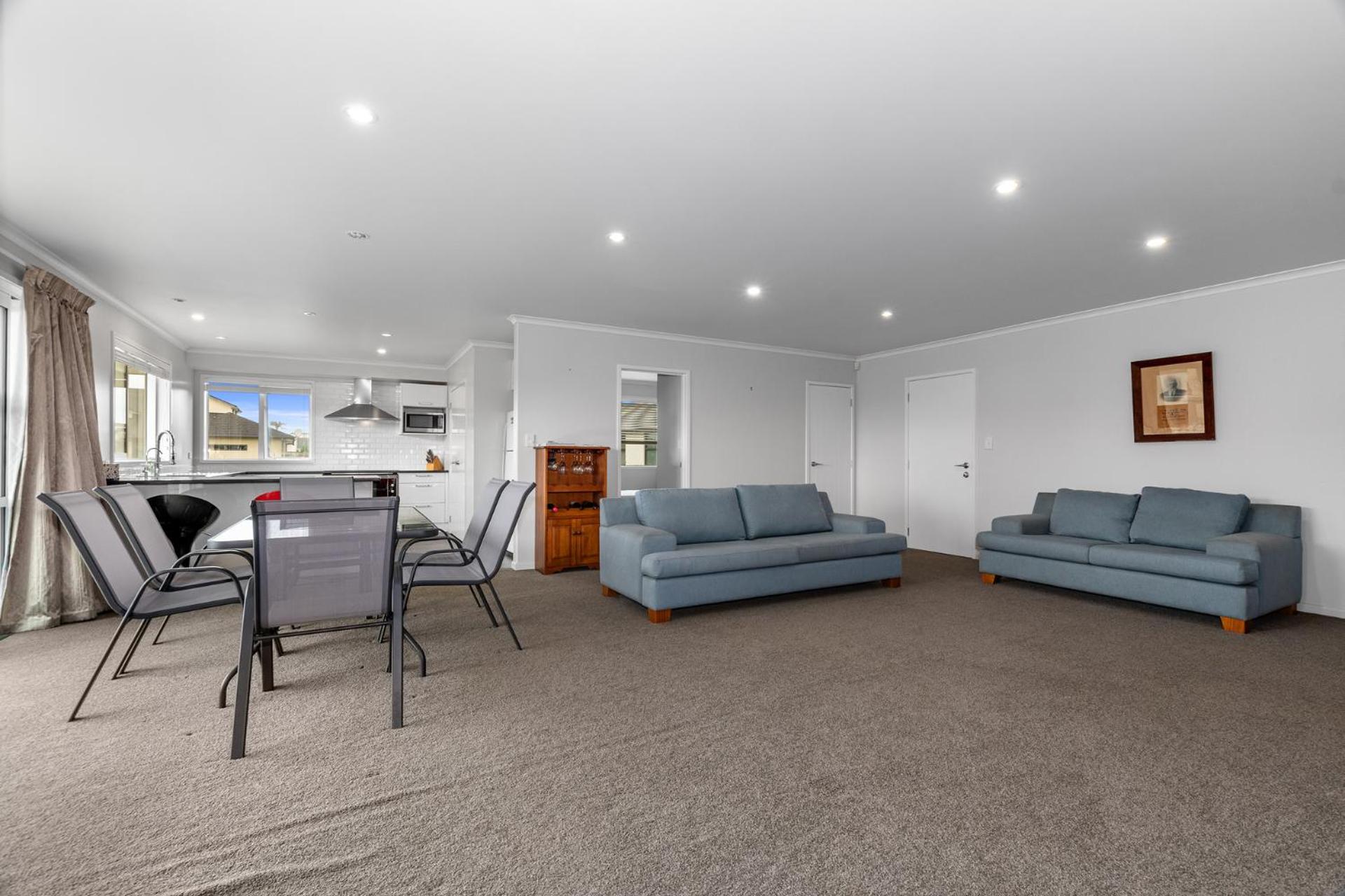 Shores Getaway - One Tree Point Holiday Home view 4
