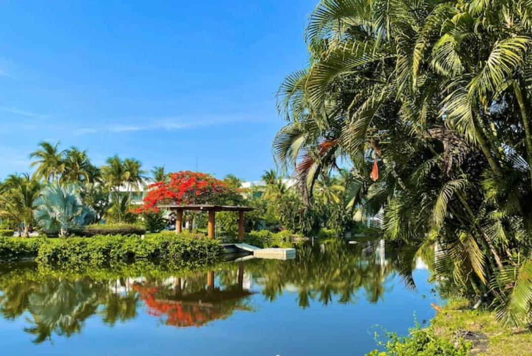 Mayan Lakes
