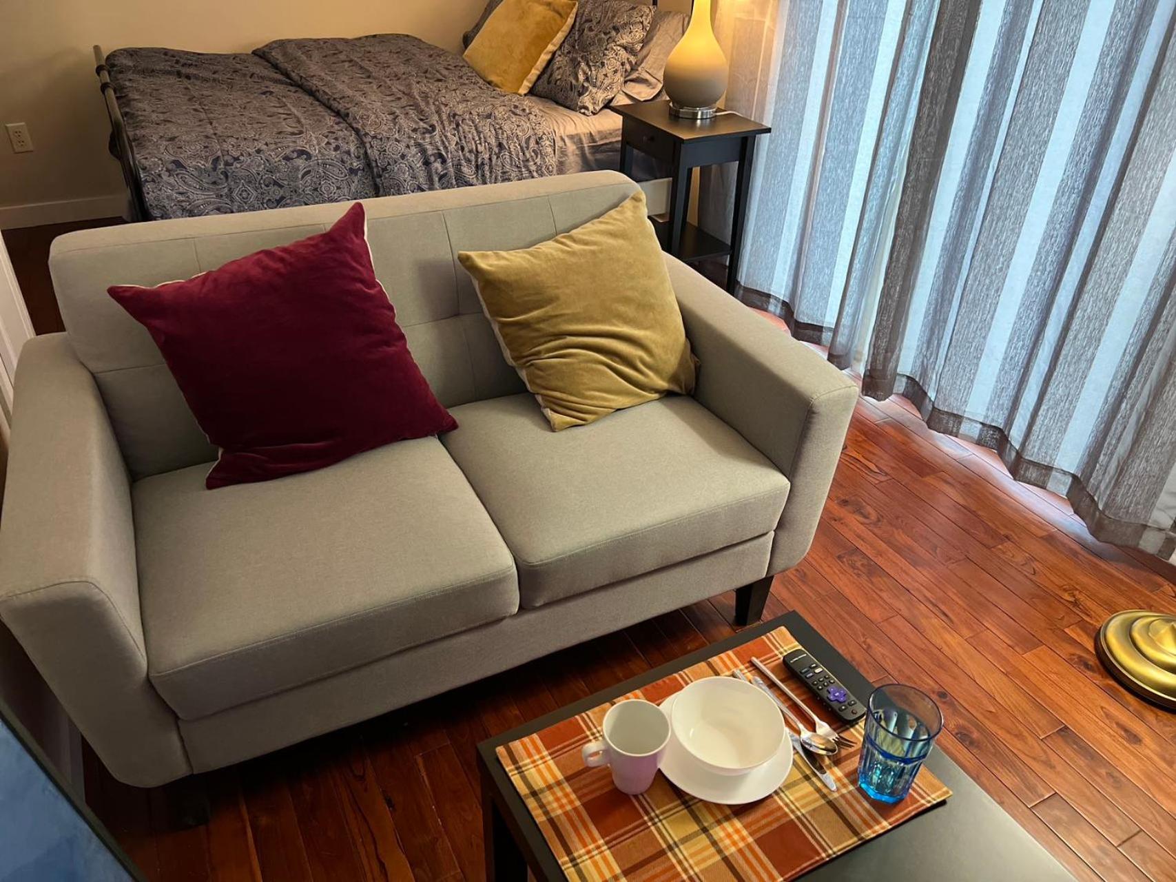 Lily room near golf and banff costco newly renovated queen size bed Single bathroom sofa TV