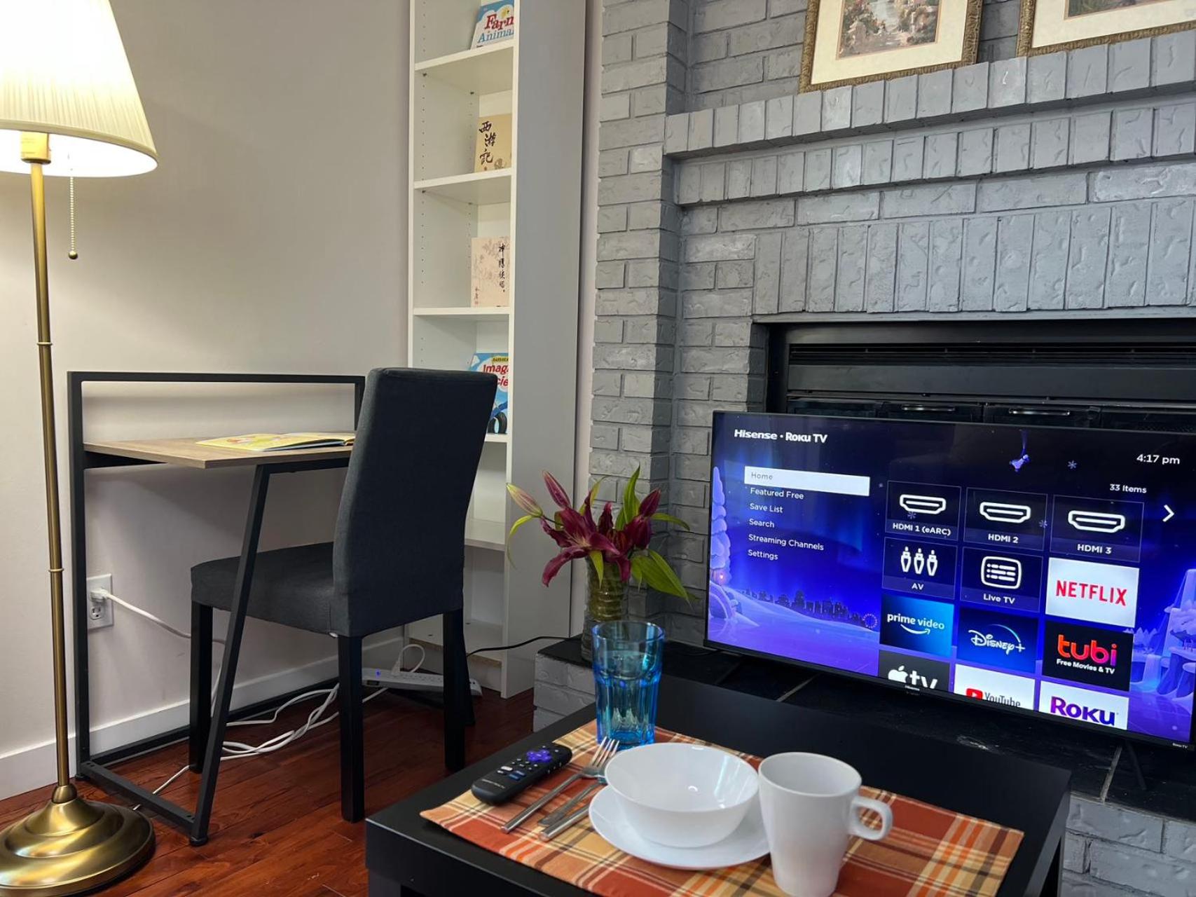 Lily room near golf and banff costco newly renovated queen size bed Single bathroom sofa TV