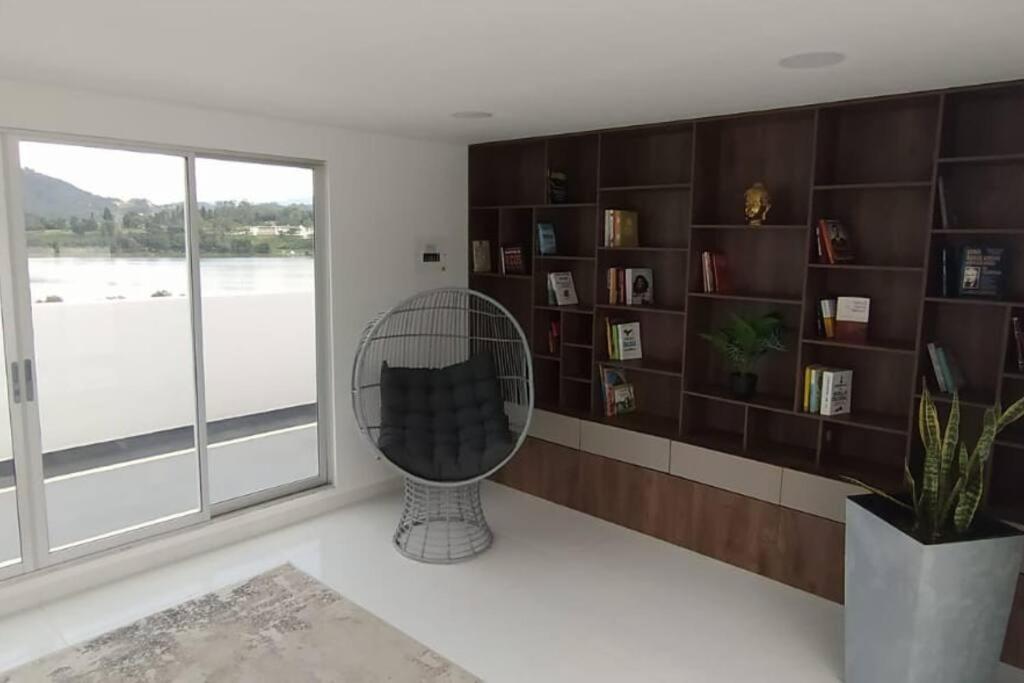 Apartamento lujoso junto al lago