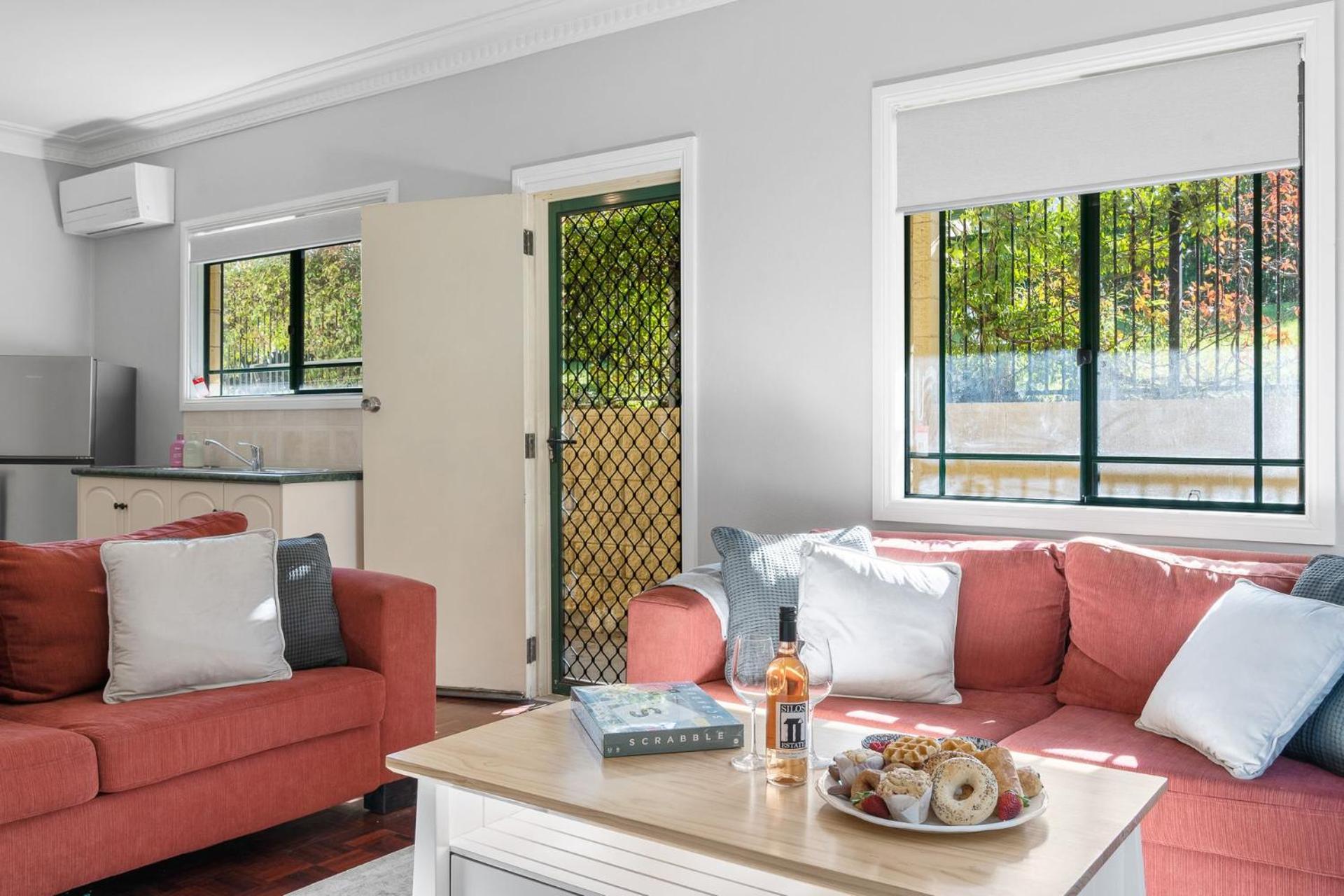 Mountain Views Milton - renovated home near village