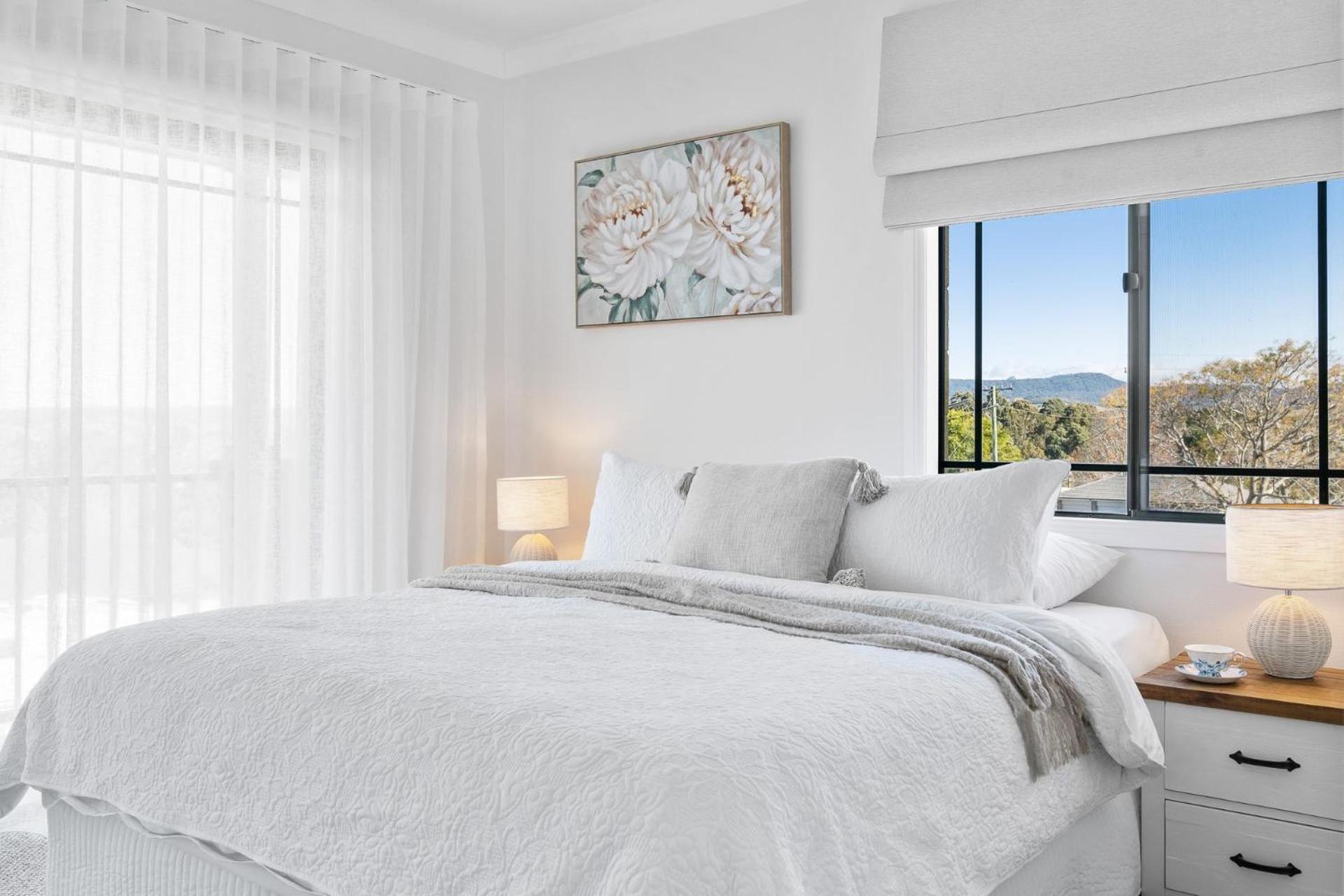 Mountain Views Milton - renovated home near village