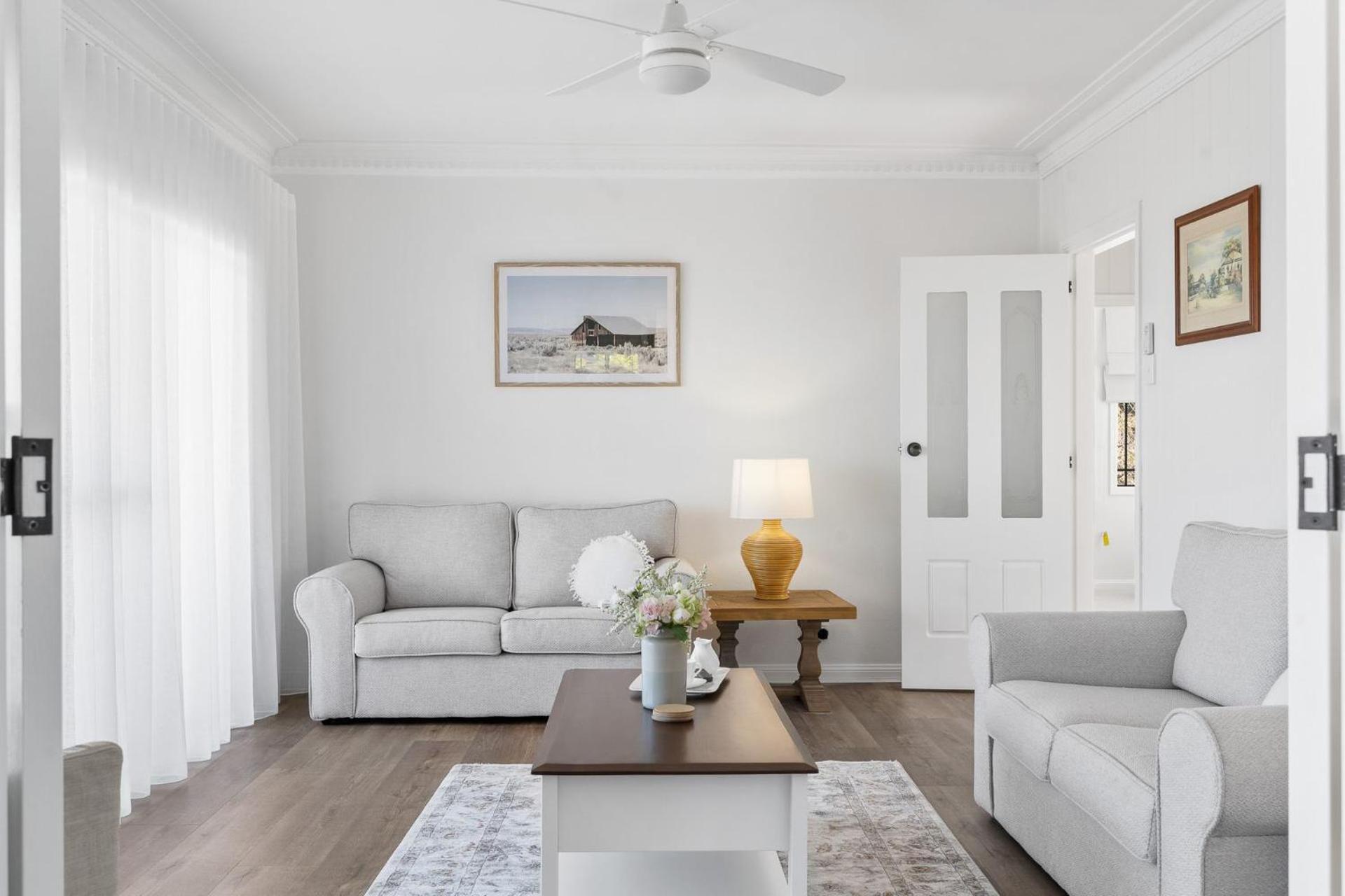 Mountain Views Milton - renovated home near village