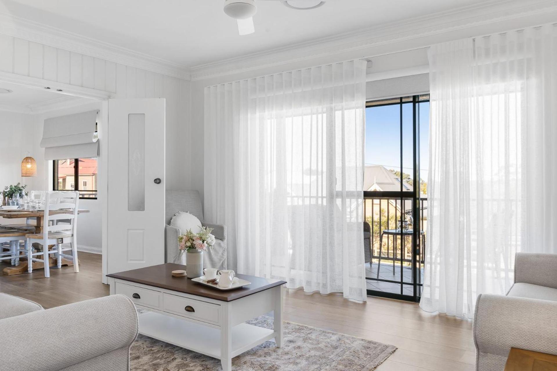 Mountain Views Milton - renovated home near village
