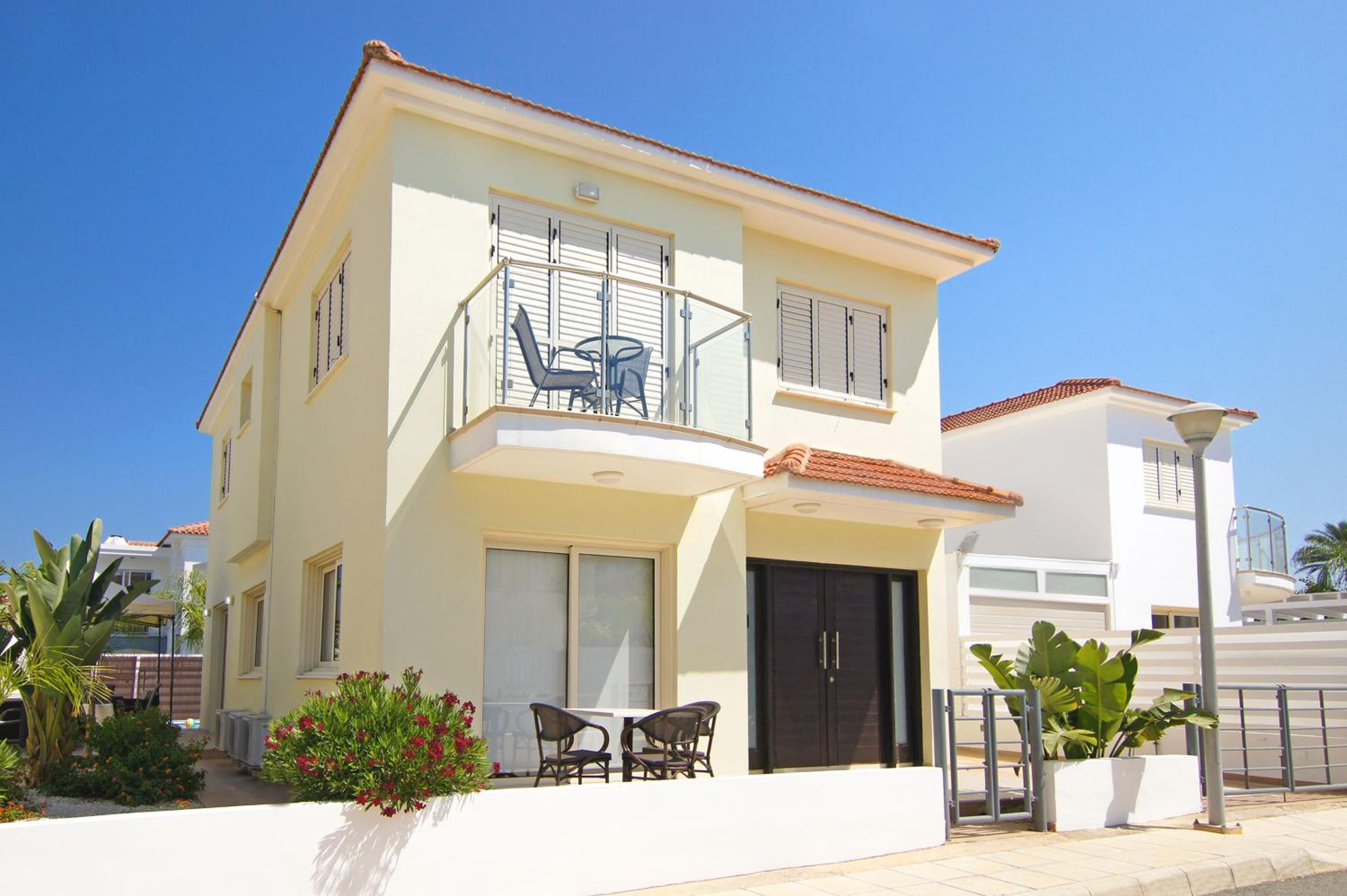 Villa Adonia - 30m from Pernera Beach