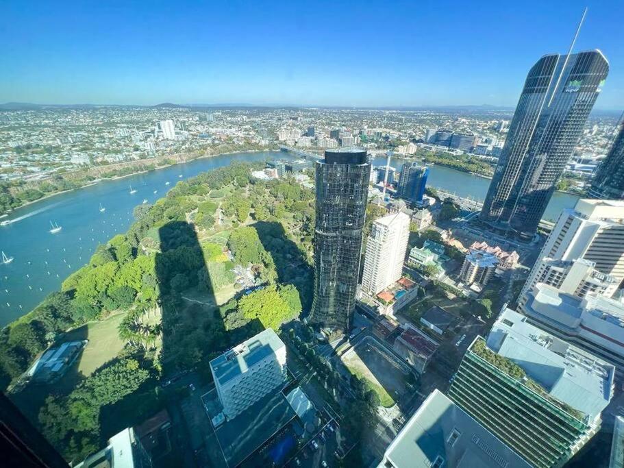 Executive River View 1 King Bed Apt CBD w Car Park