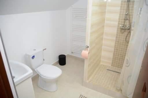 Casa pintioi view 4